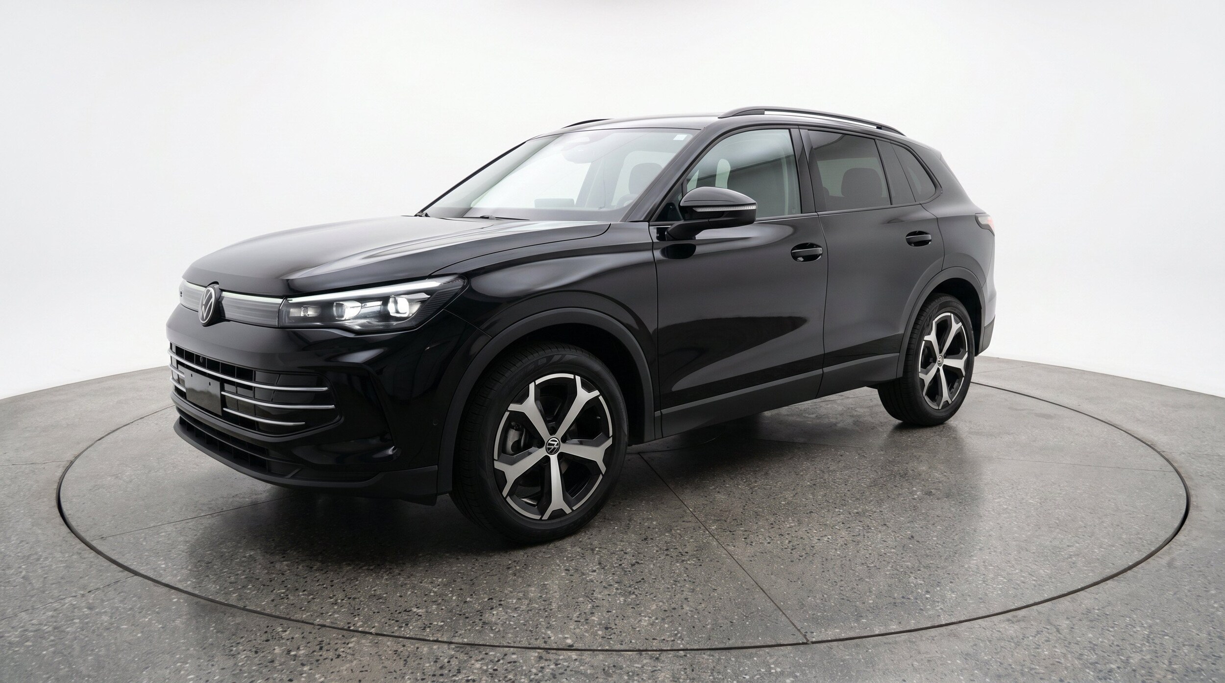 Thumbnail: 2026 Volkswagen Tiguan - 3