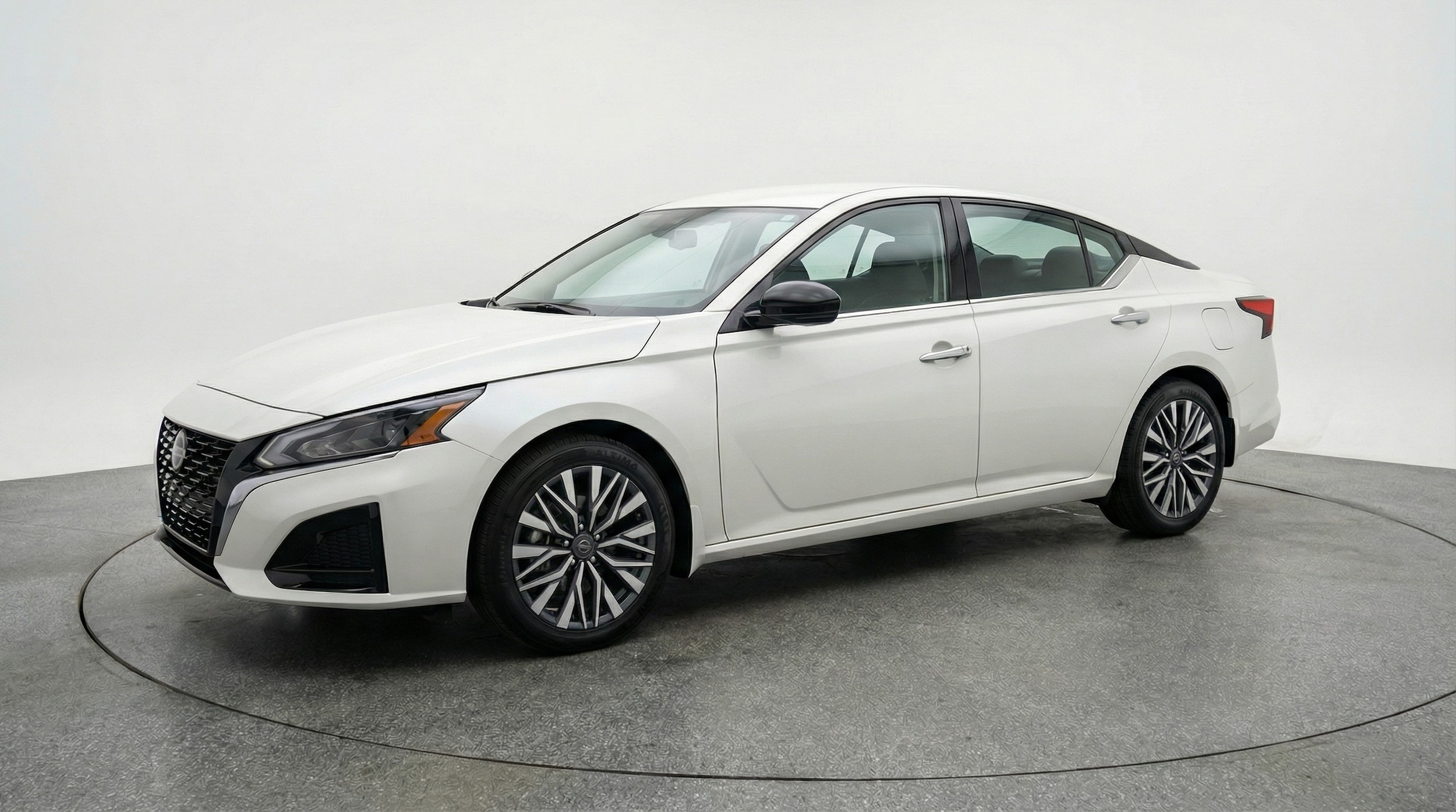 Thumbnail: 2025 Nissan Altima - 3