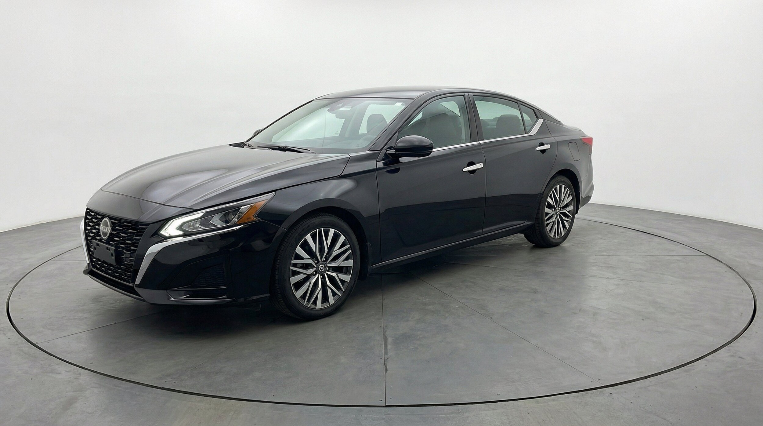 Thumbnail: 2025 Nissan Altima - 3