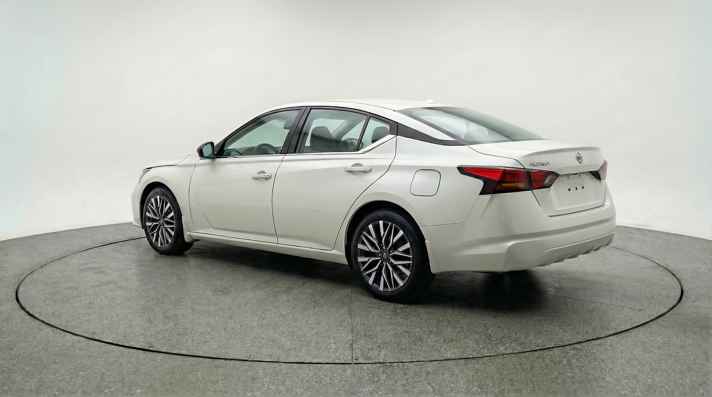 Thumbnail: 2025 Nissan Altima - 5