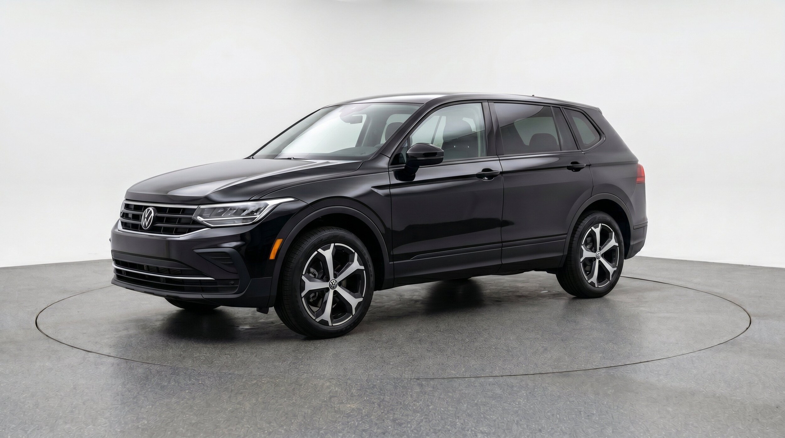 Thumbnail: 2026 Volkswagen Tiguan - 3