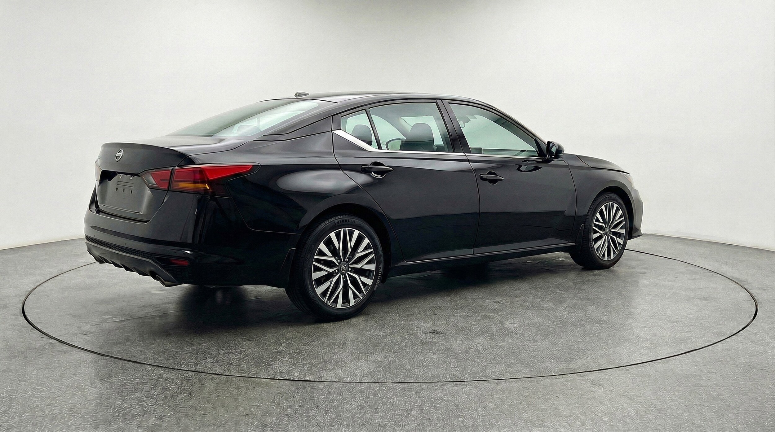Thumbnail: 2025 Nissan Altima - 9