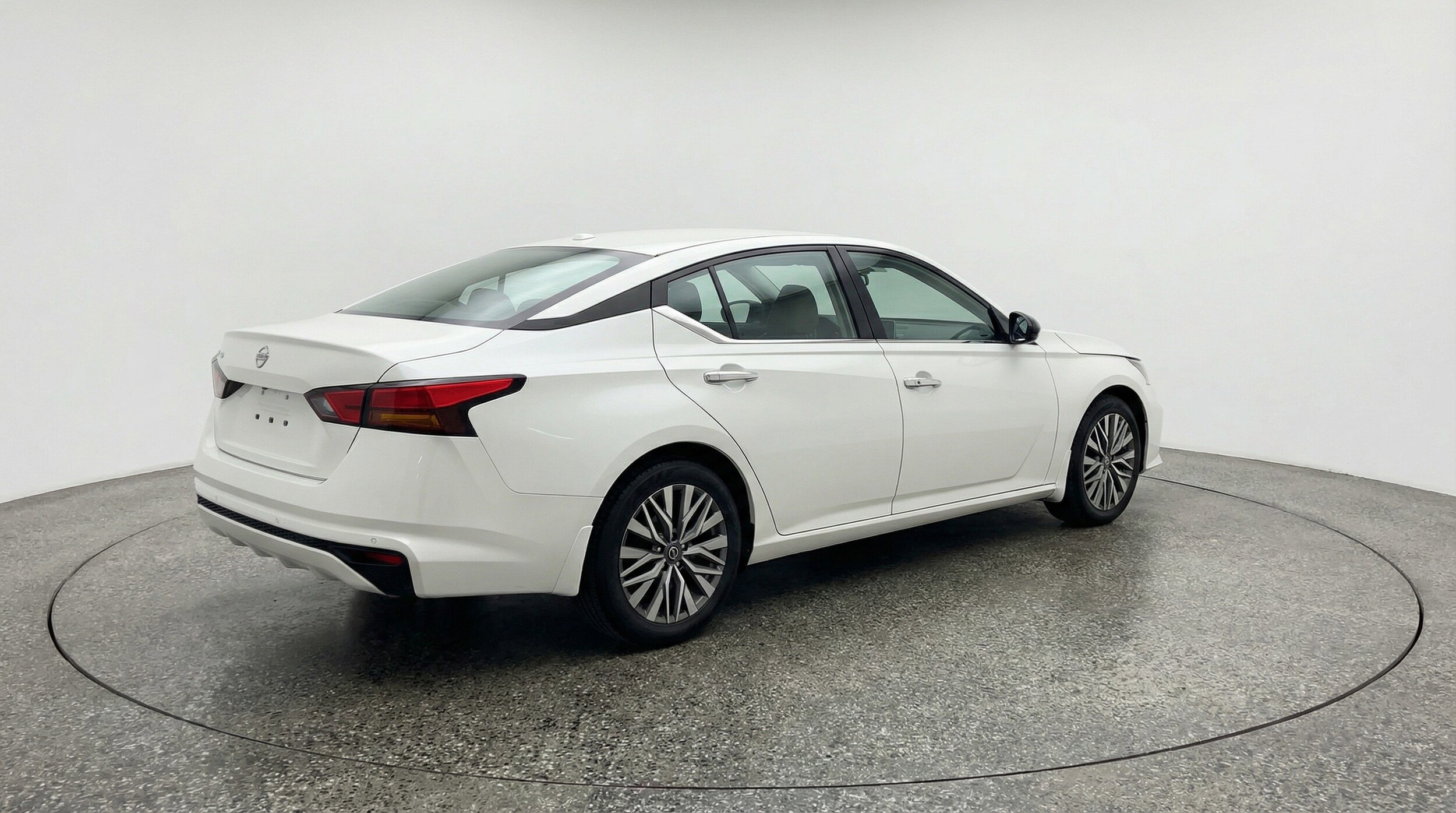 Thumbnail: 2025 Nissan Altima - 9