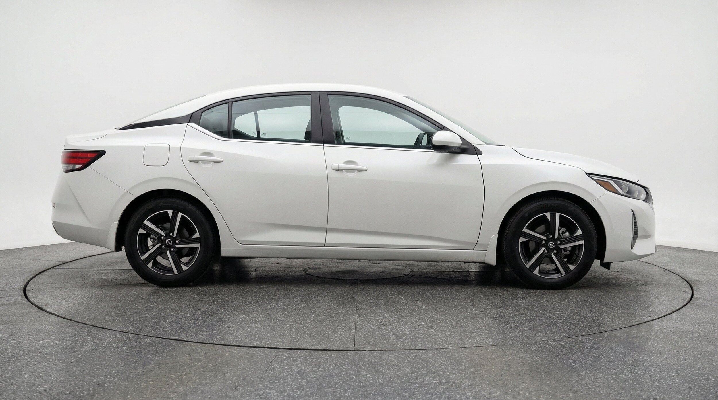 Thumbnail: 2025 Nissan Sentra - 11