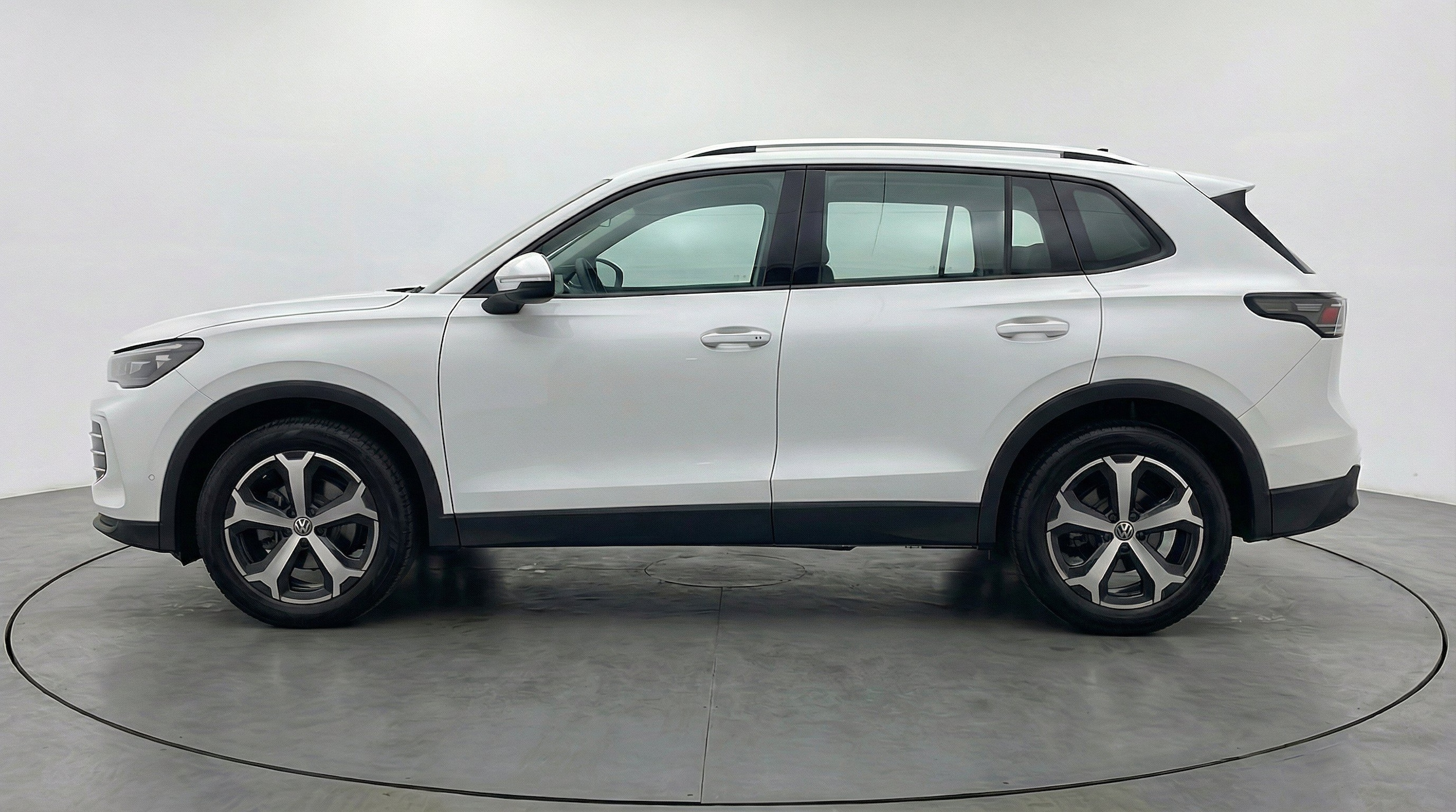 Thumbnail: 2026 Volkswagen Tiguan - 5