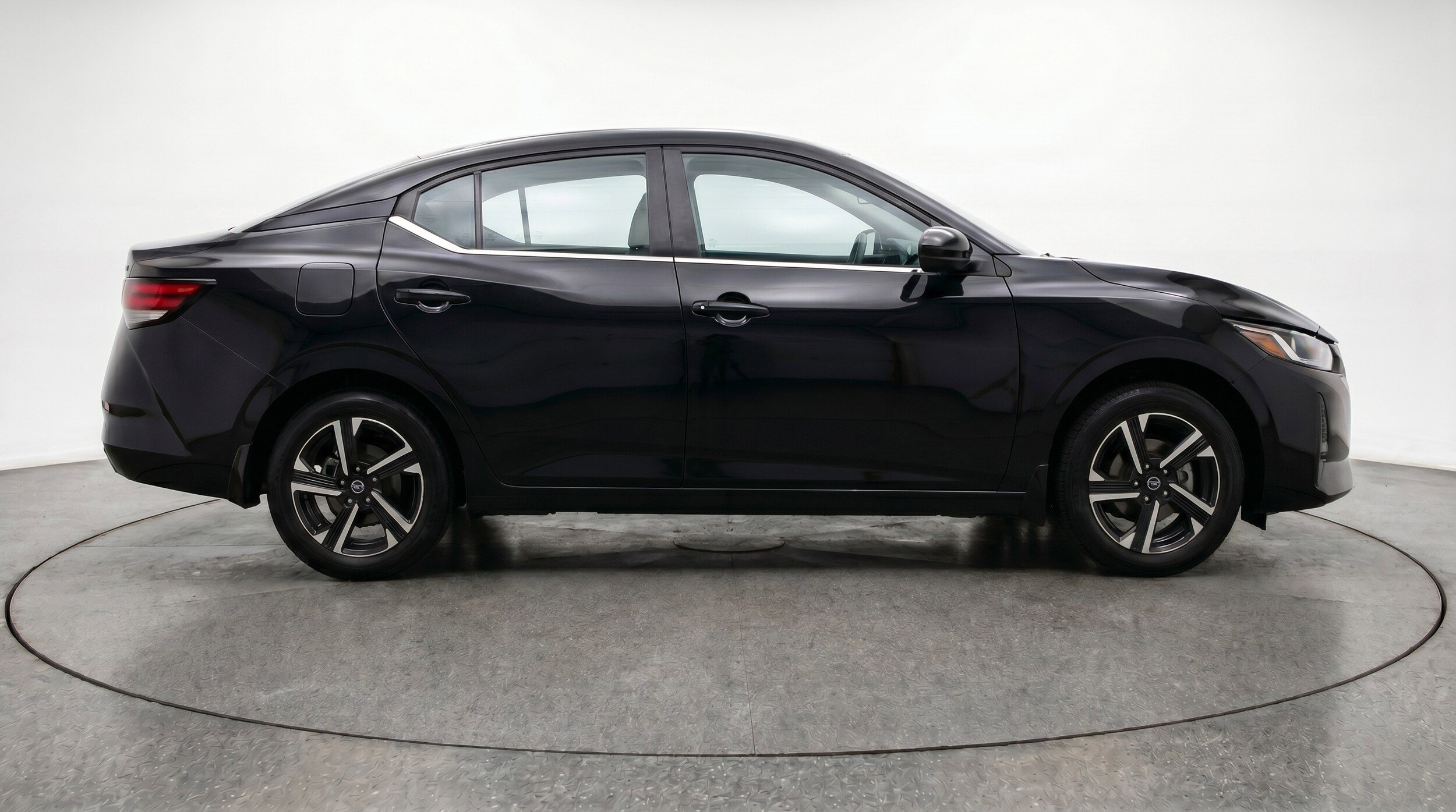 Thumbnail: 2025 Nissan Sentra - 11