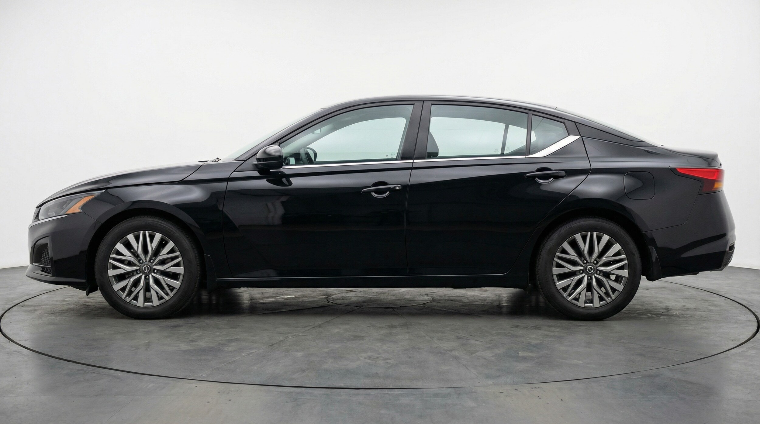 Thumbnail: 2025 Nissan Altima - 4