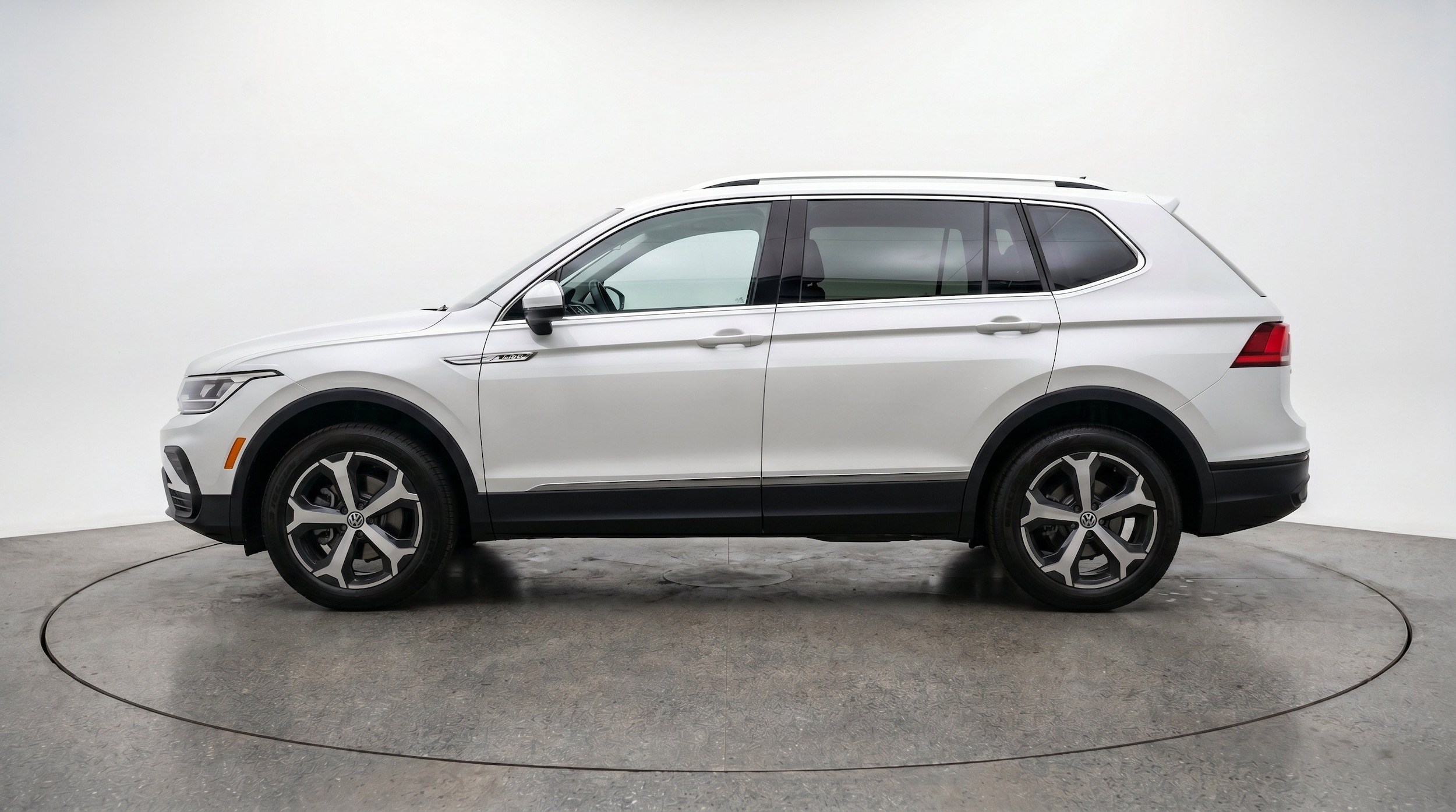 Thumbnail: 2026 Volkswagen Tiguan - 5