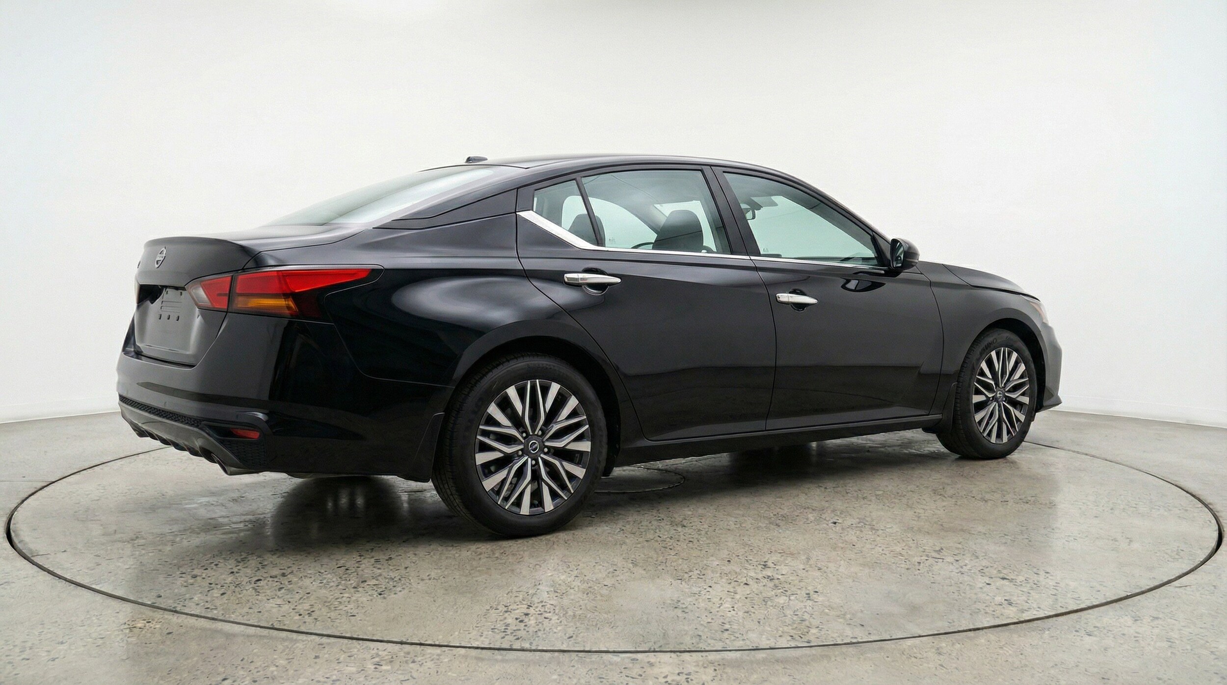 Thumbnail: 2025 Nissan Altima - 9