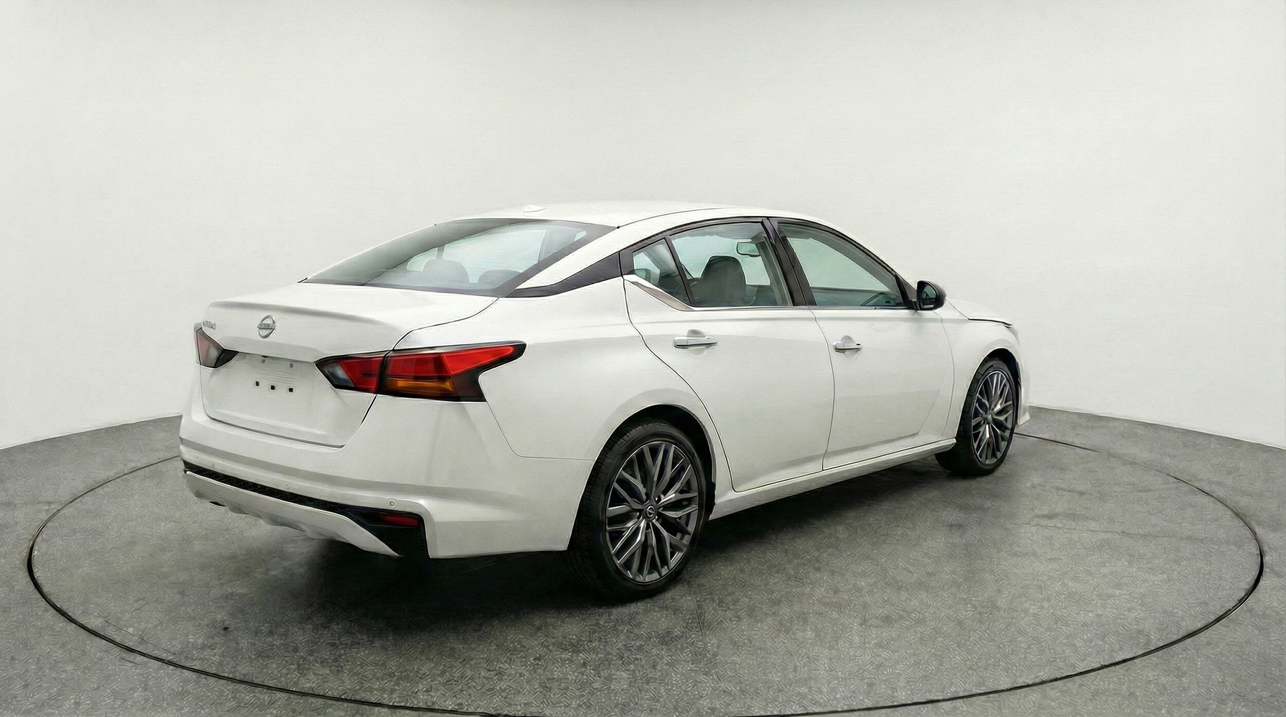 Thumbnail: 2025 Nissan Altima - 9