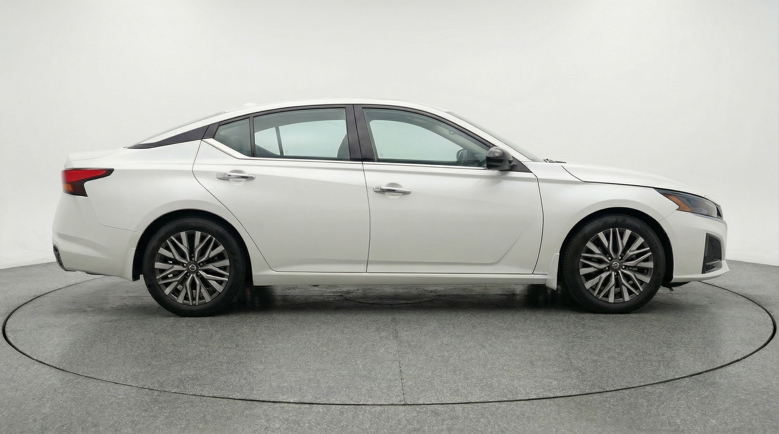 Thumbnail: 2025 Nissan Altima - 8
