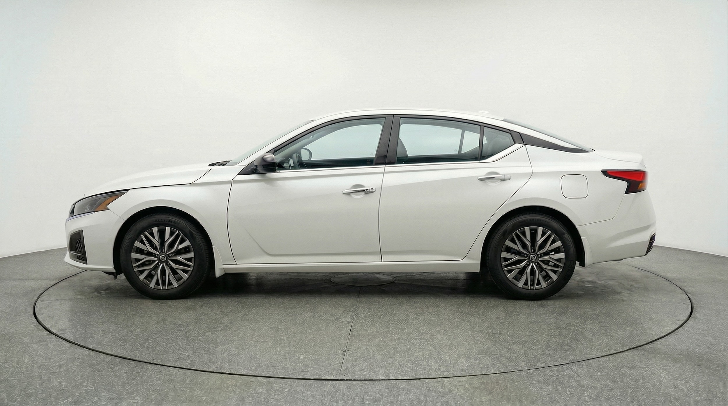 Thumbnail: 2025 Nissan Altima - 4