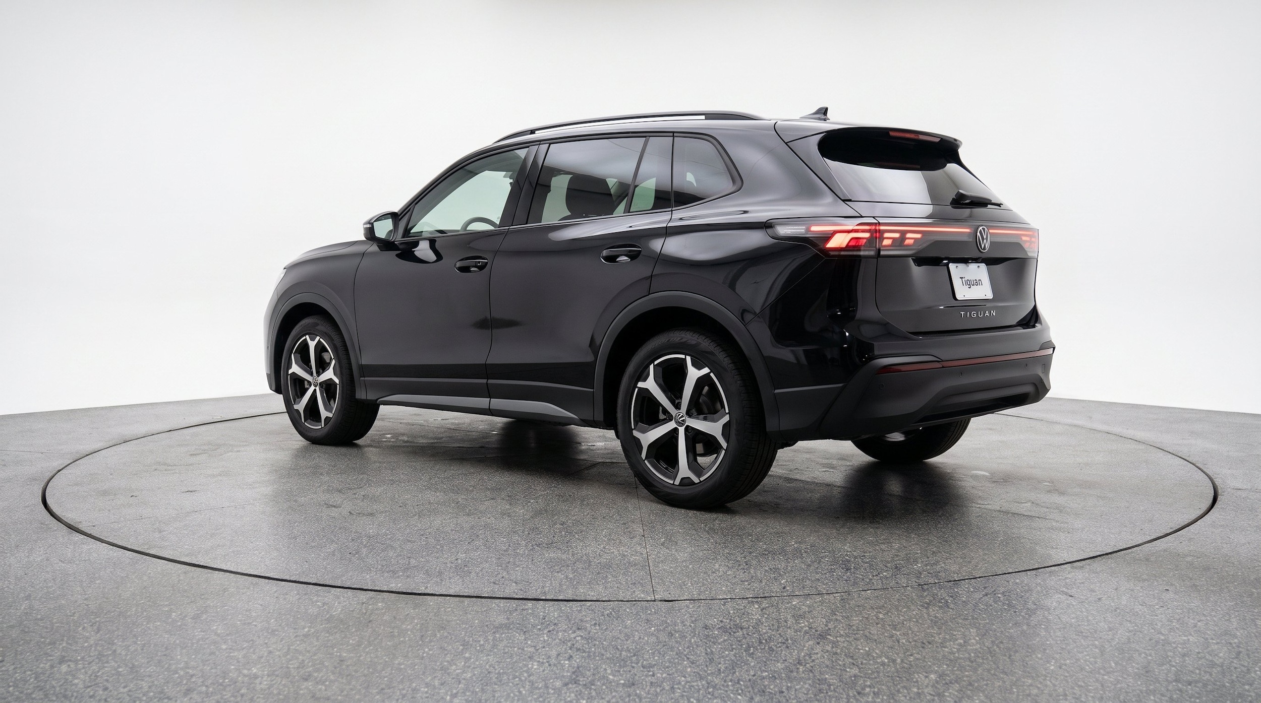 Thumbnail: 2026 Volkswagen Tiguan - 6