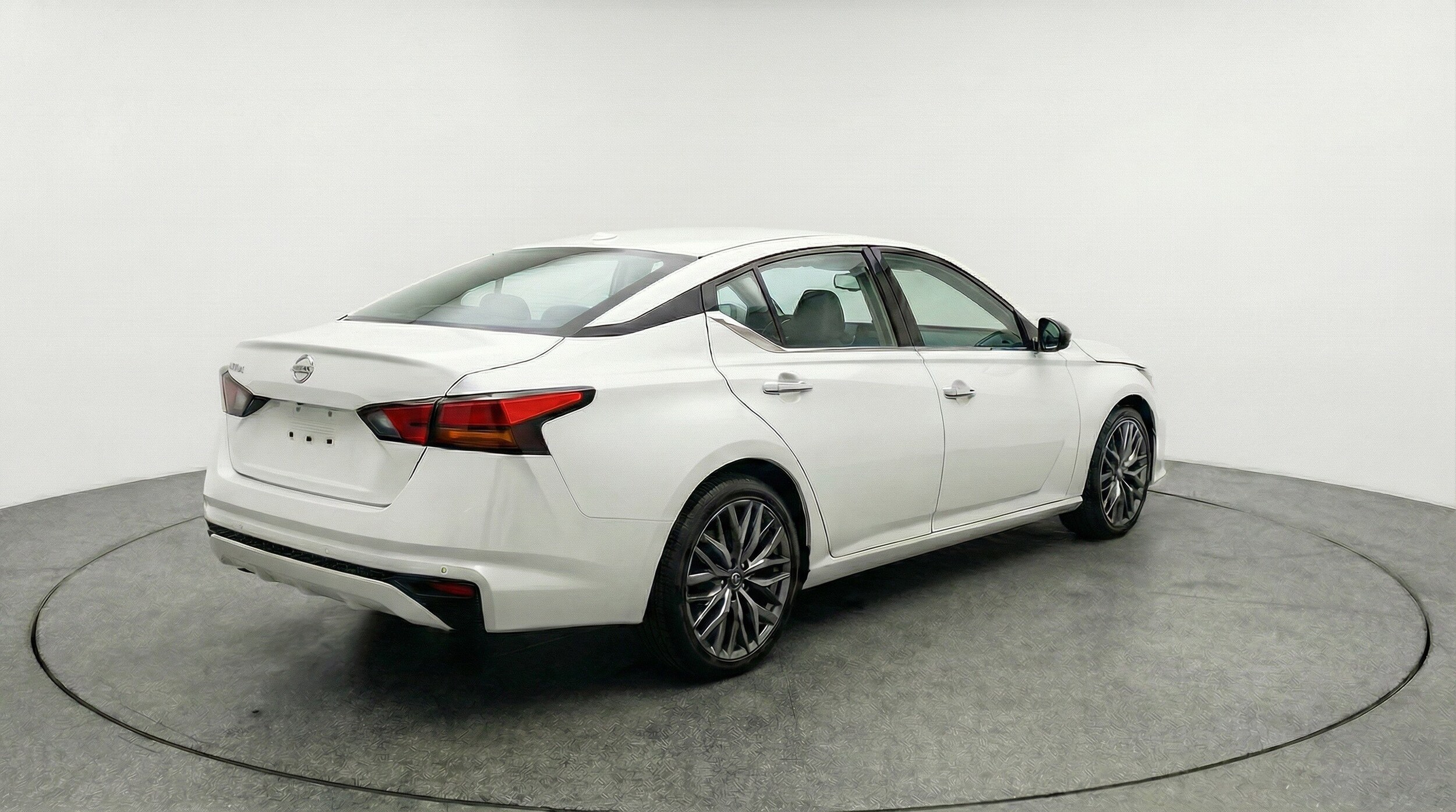 Thumbnail: 2025 Nissan Altima - 9