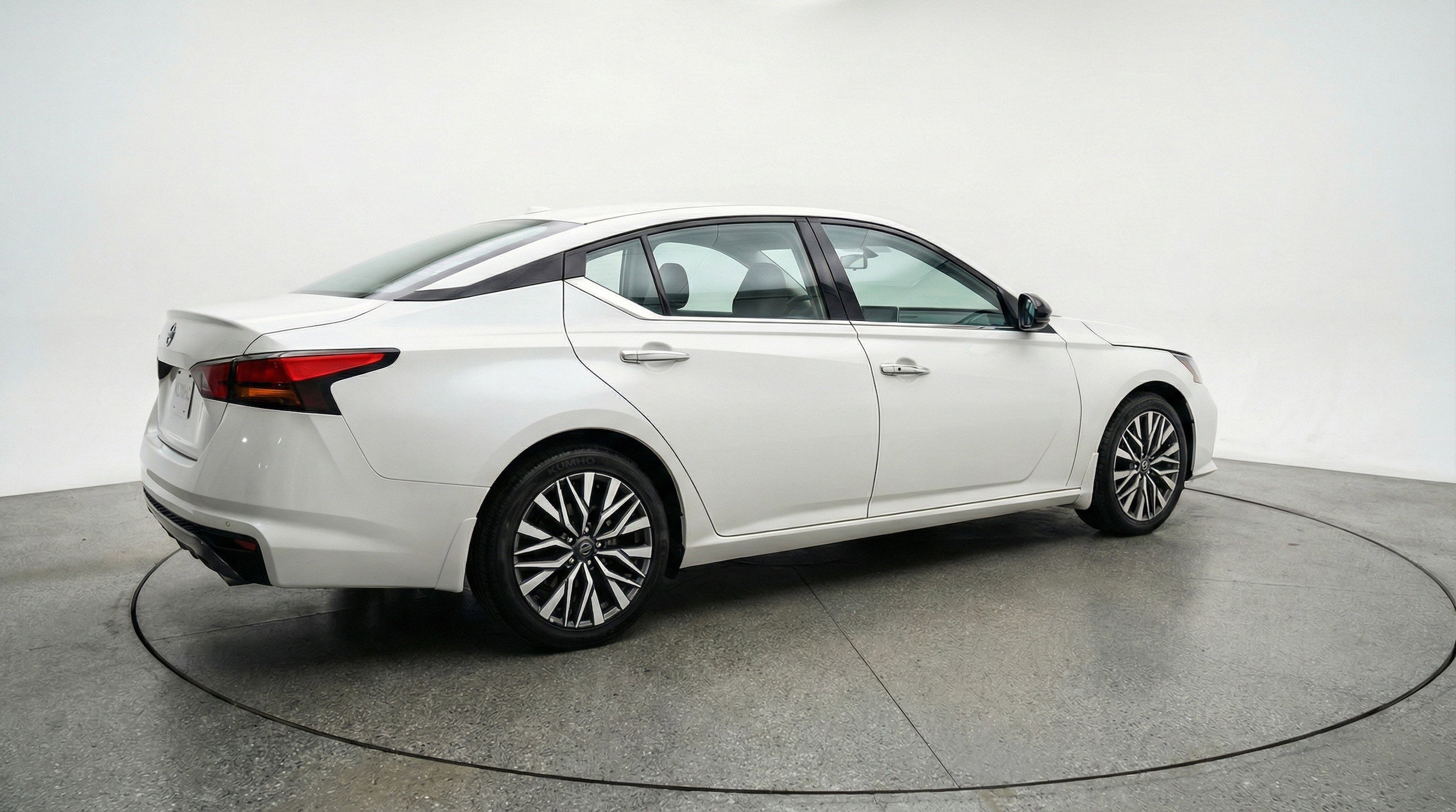 Thumbnail: 2025 Nissan Altima - 9