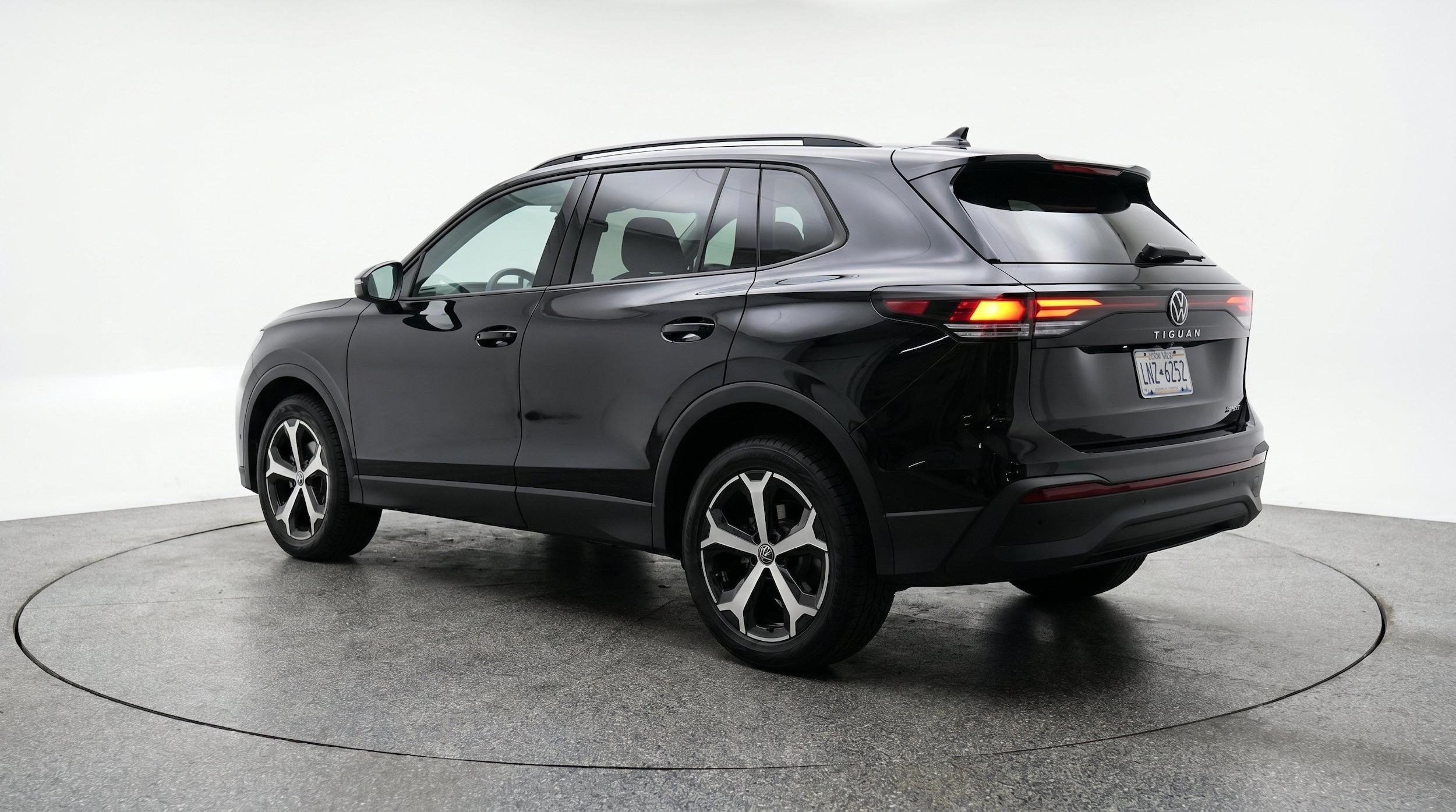 Thumbnail: 2026 Volkswagen Tiguan - 6