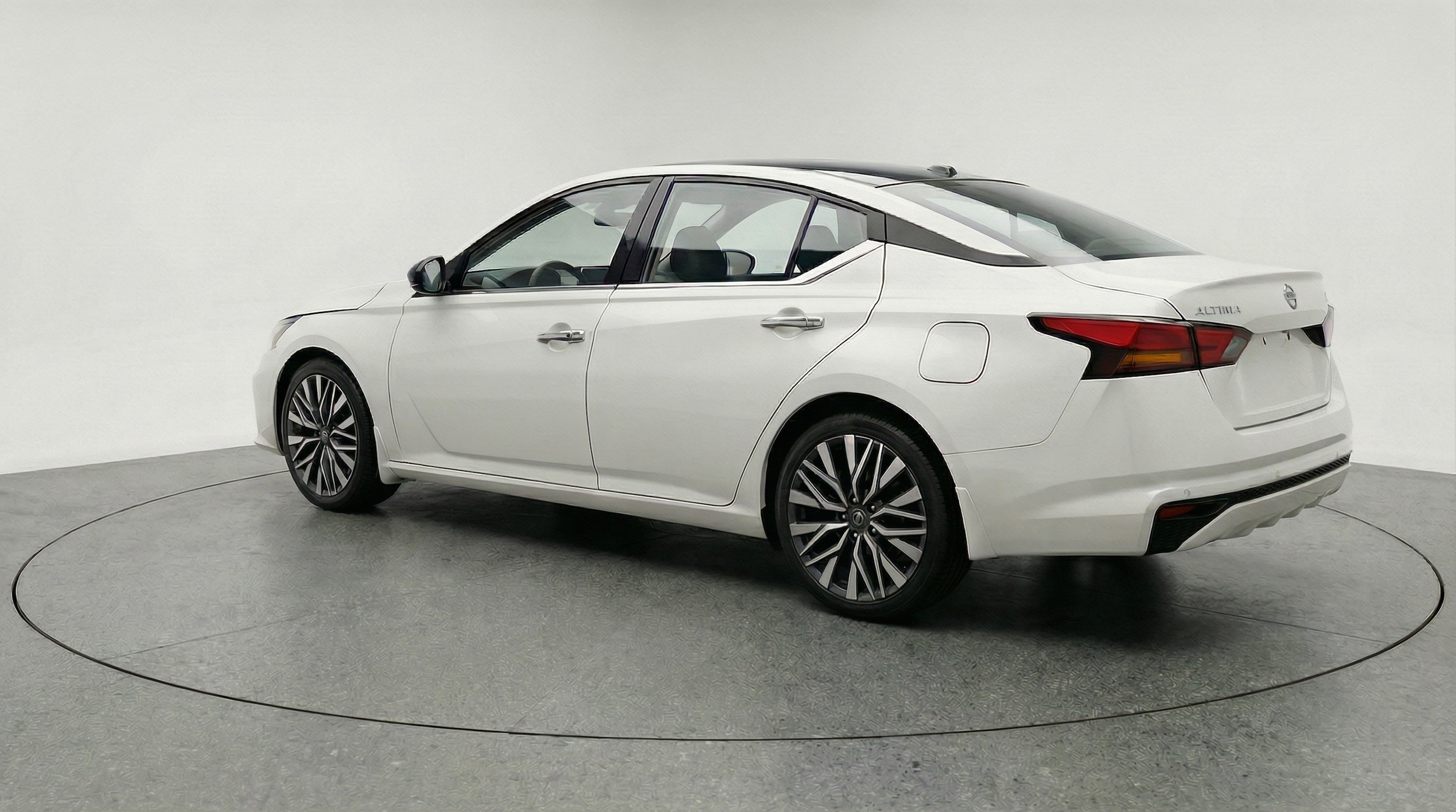 Thumbnail: 2025 Nissan Altima - 5