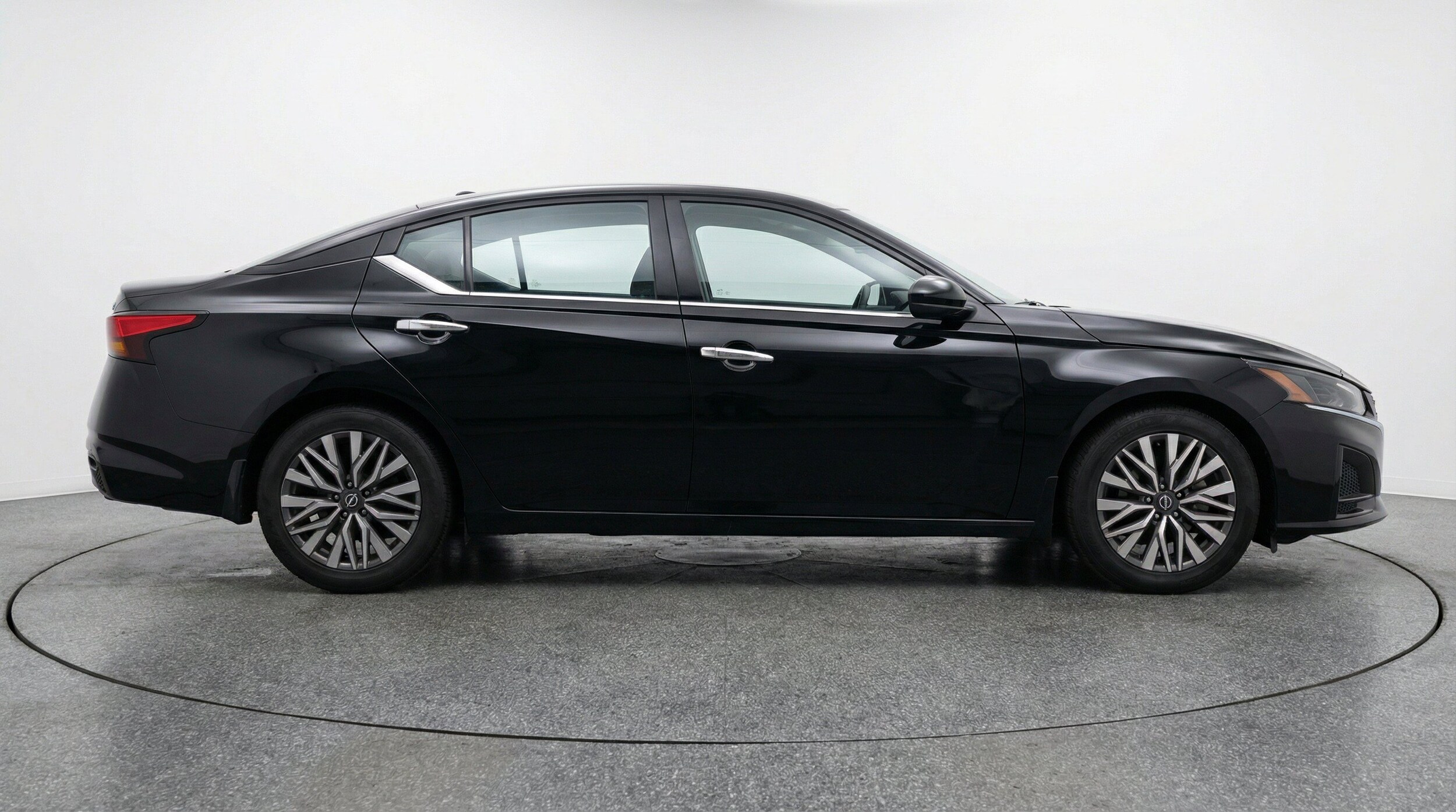 Thumbnail: 2025 Nissan Altima - 11