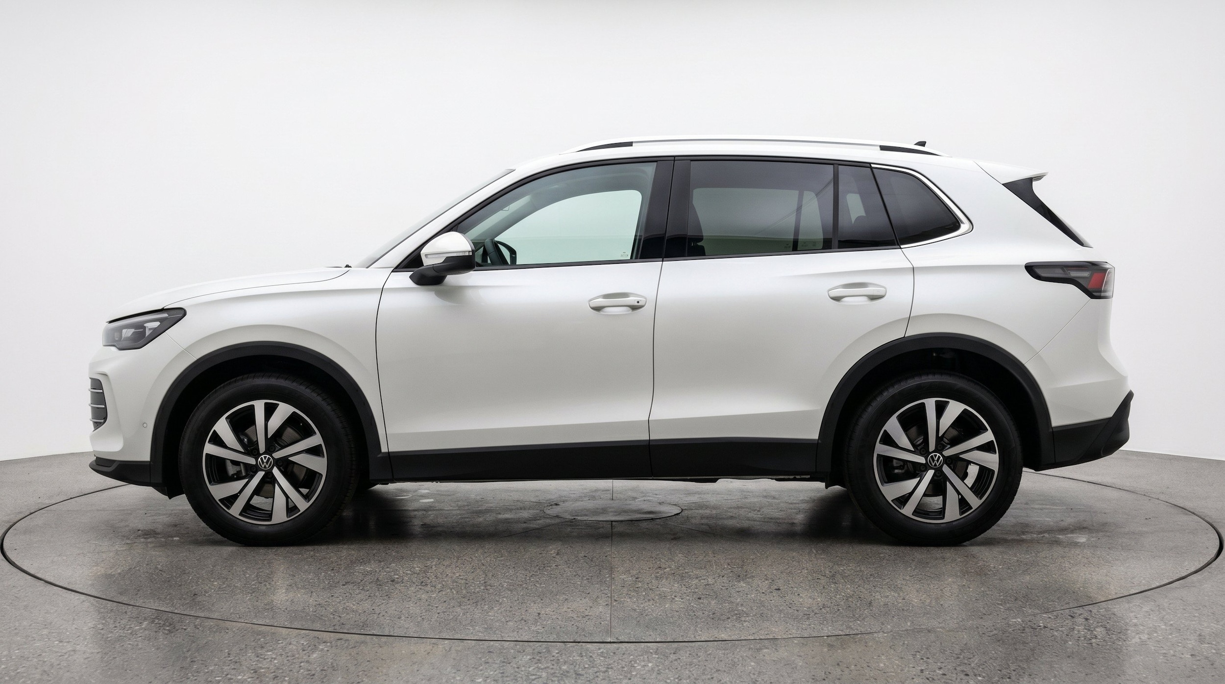Thumbnail: 2026 Volkswagen Tiguan - 5