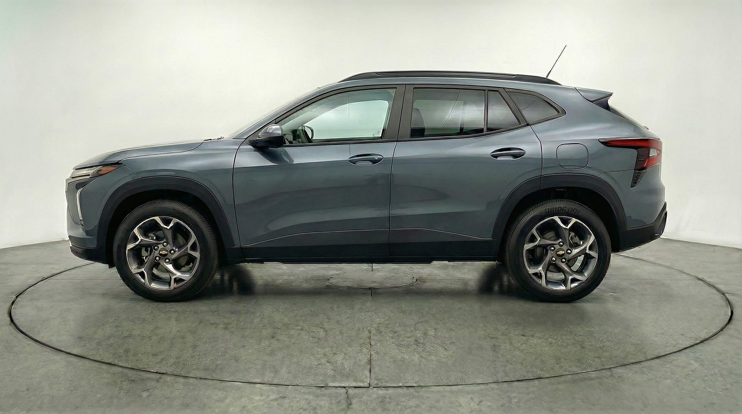 Thumbnail: 2025 Chevrolet Trax - 4