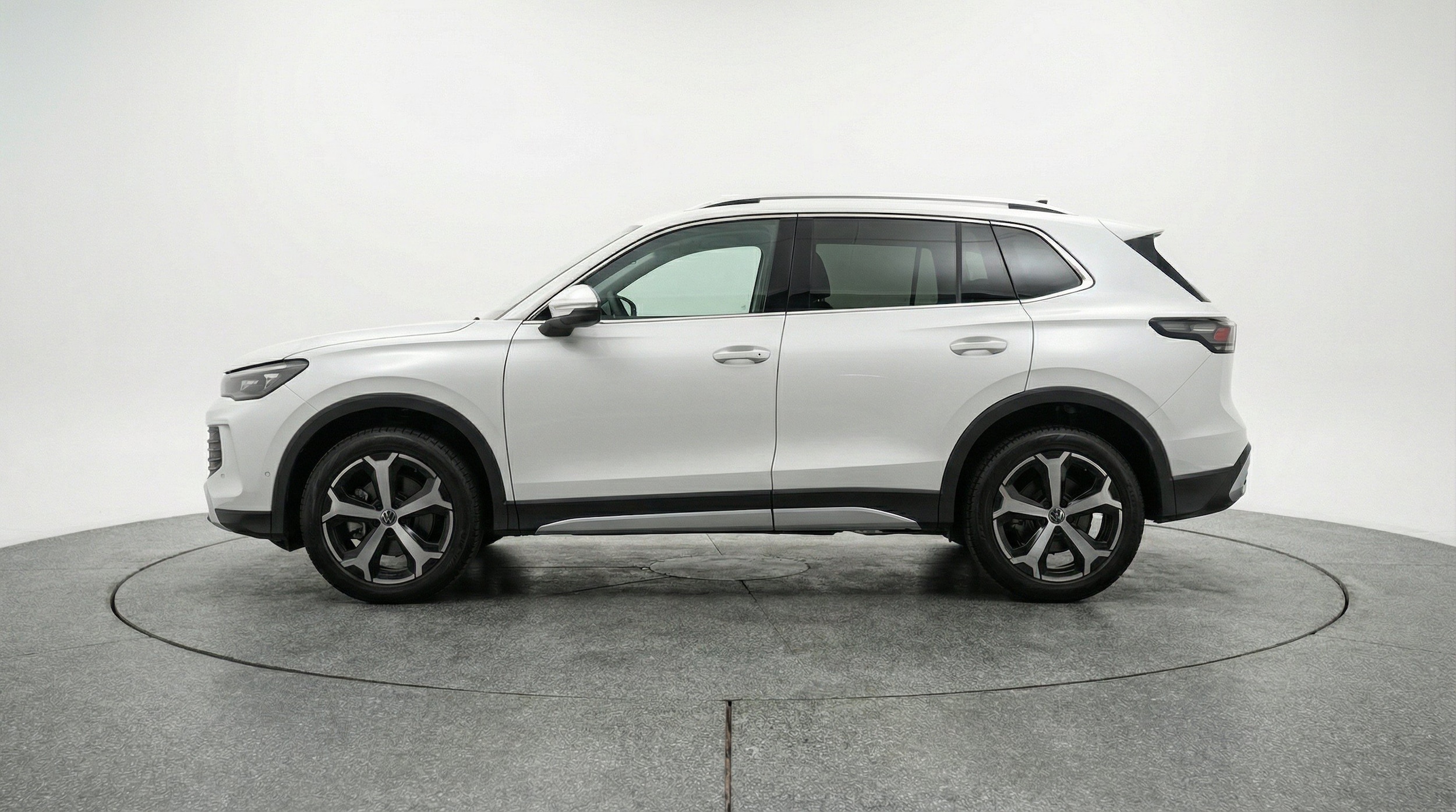 Thumbnail: 2026 Volkswagen Tiguan - 5