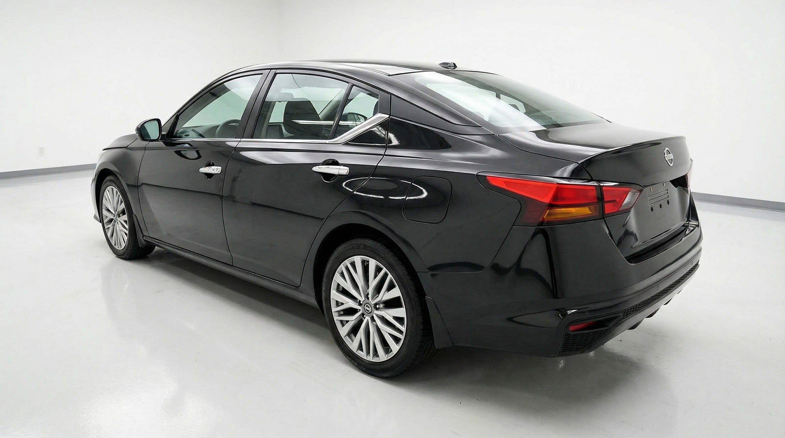 Thumbnail: 2025 Nissan Altima - 6