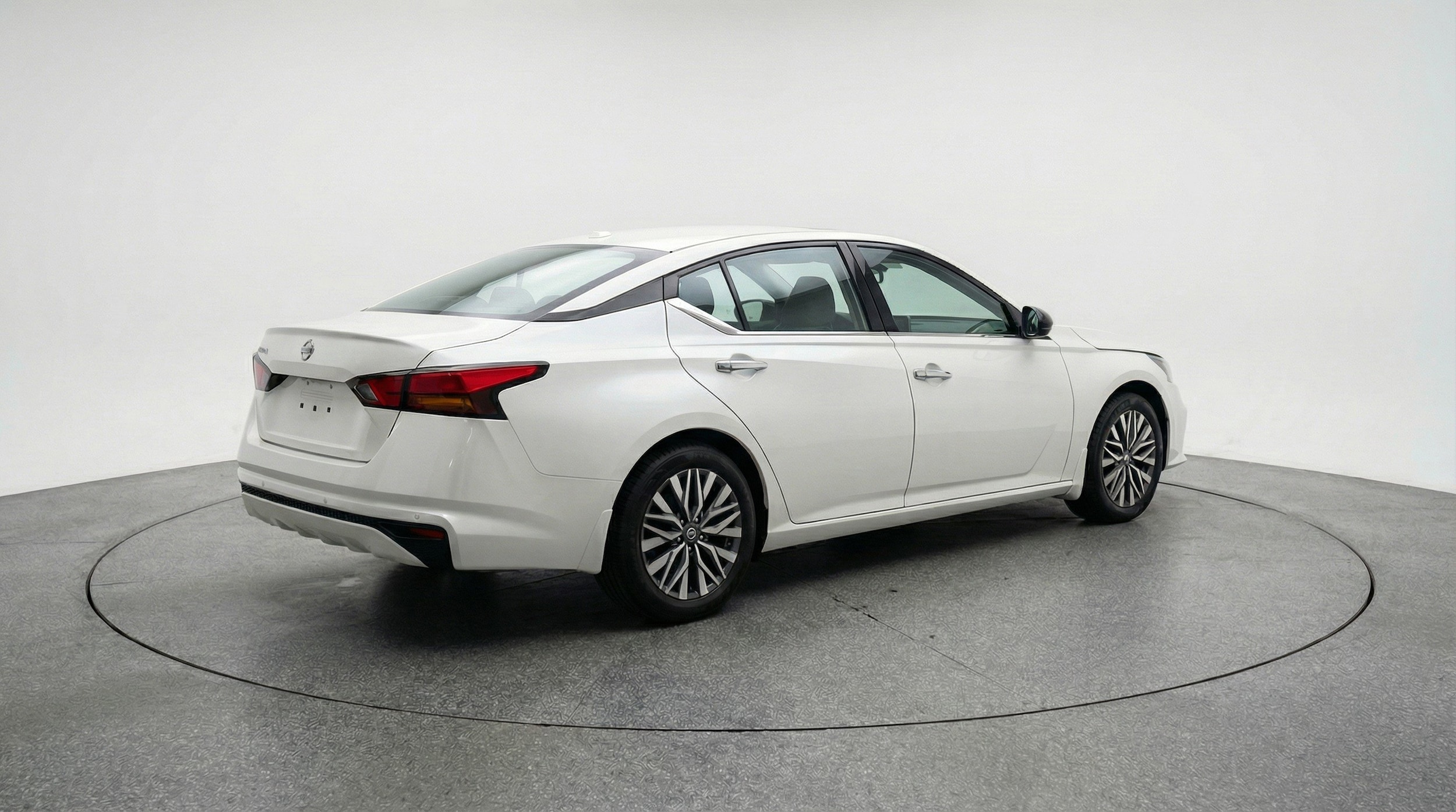 Thumbnail: 2025 Nissan Altima - 9