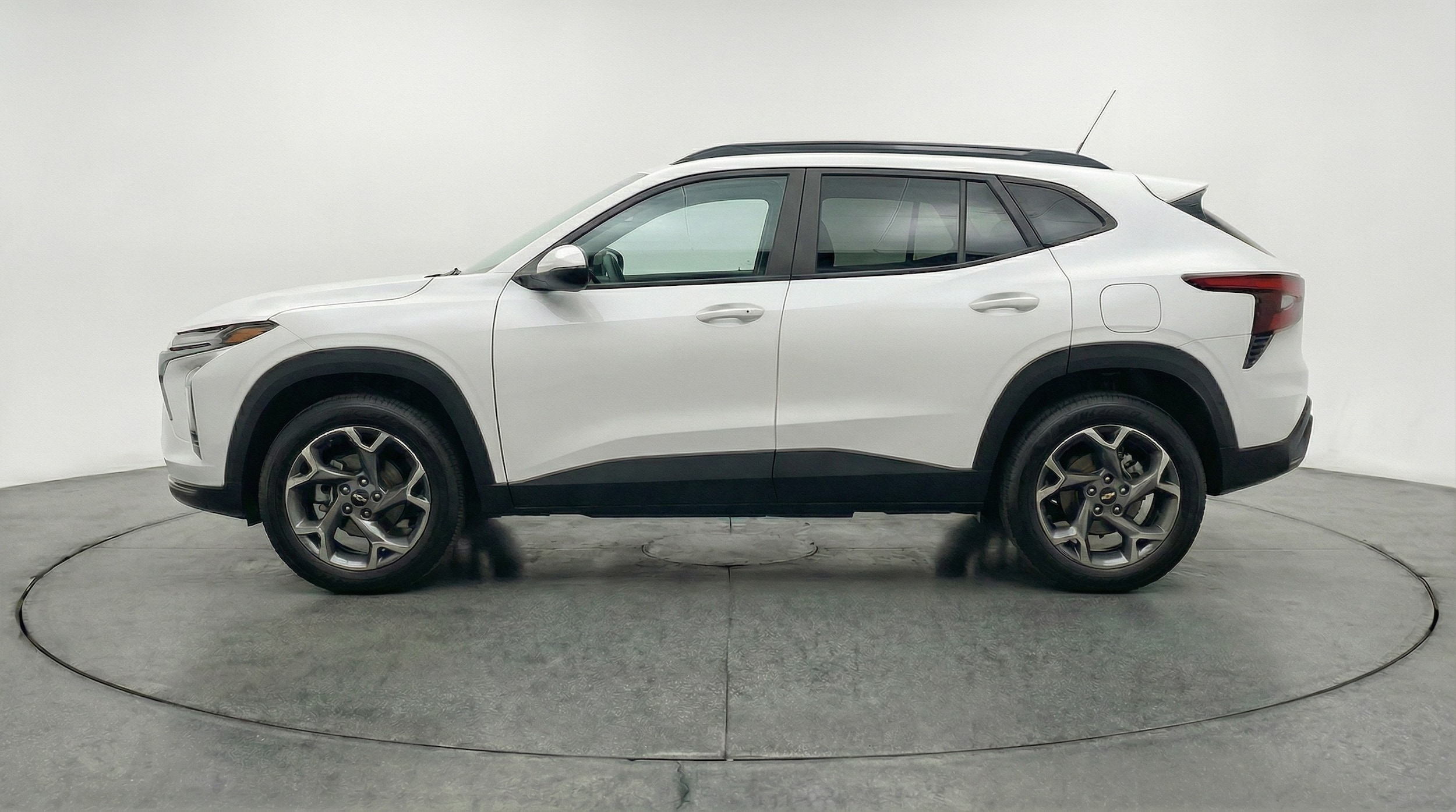 Thumbnail: 2025 Chevrolet Trax - 4