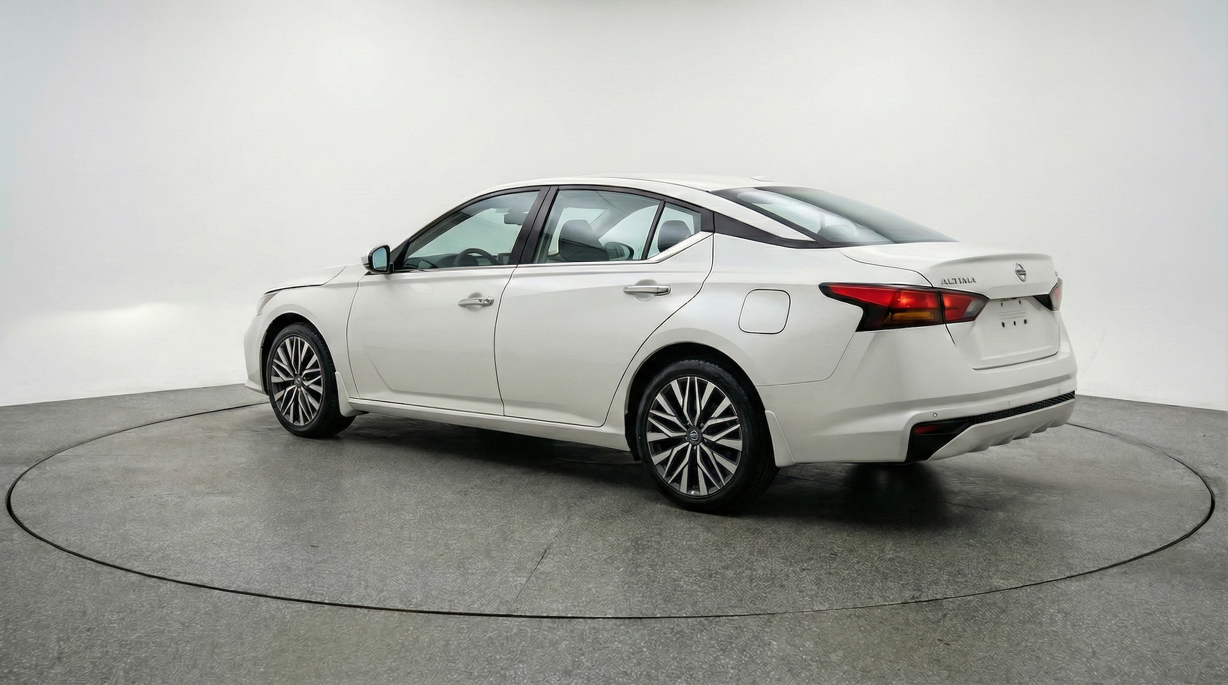 Thumbnail: 2025 Nissan Altima - 5