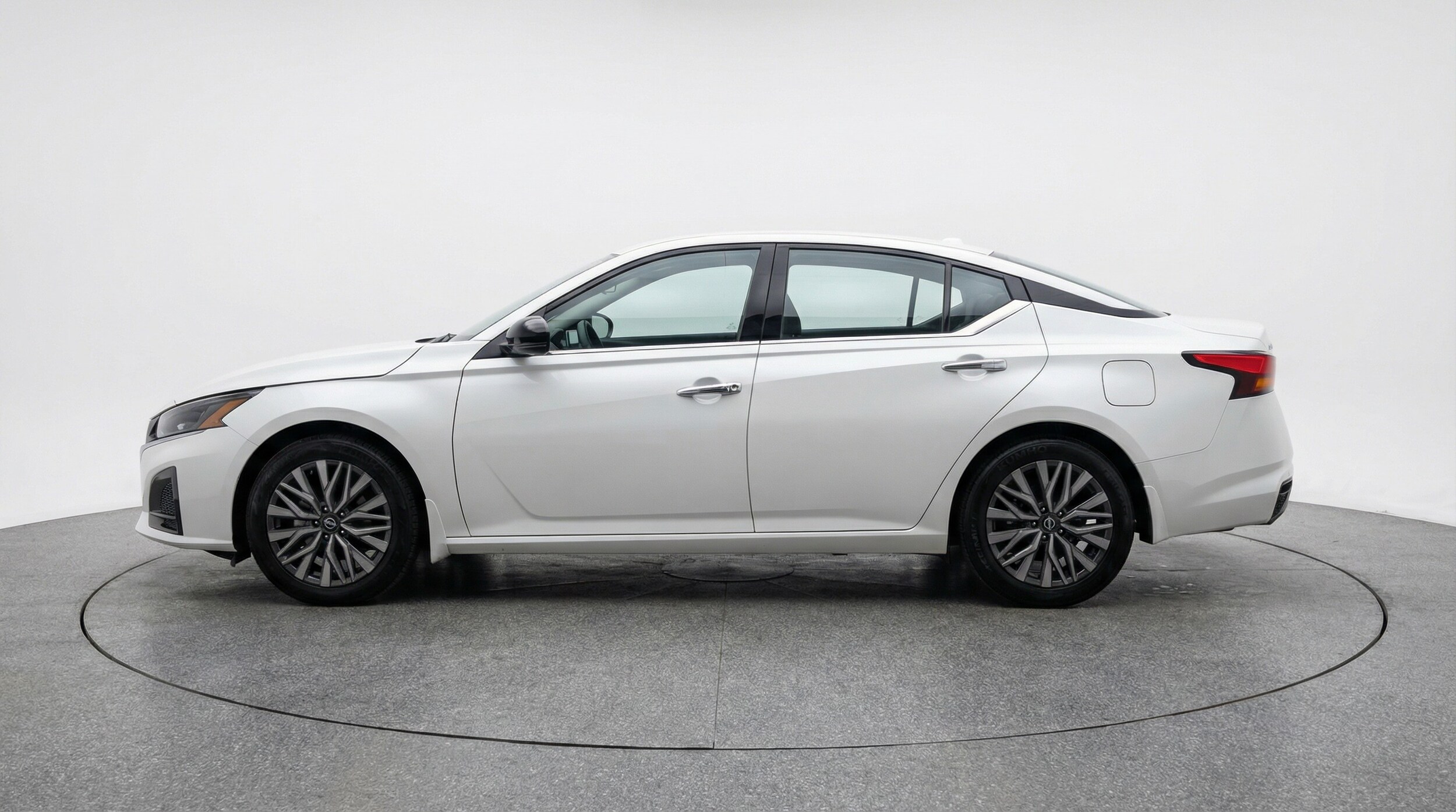 Thumbnail: 2025 Nissan Altima - 4