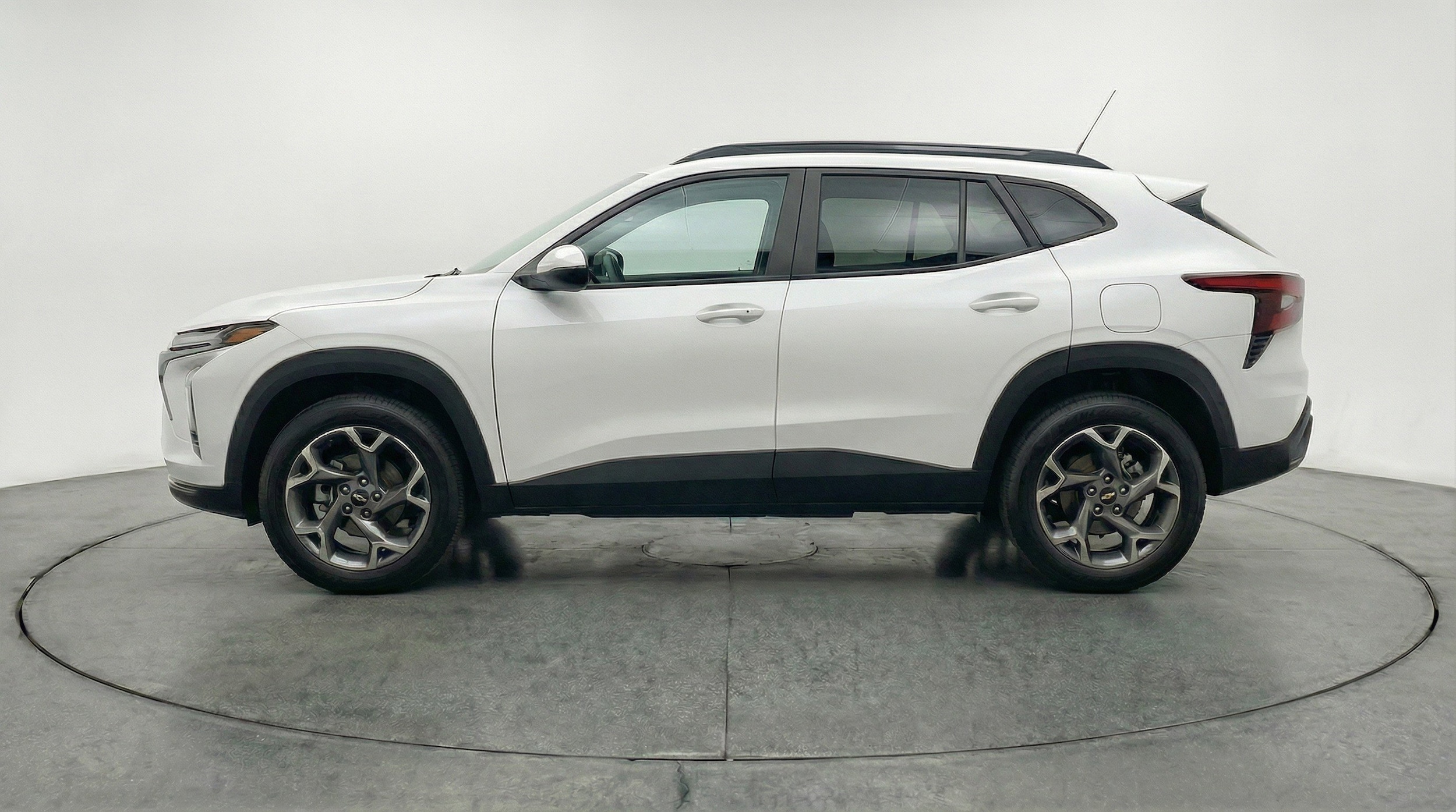 Thumbnail: 2025 Chevrolet Trax - 5