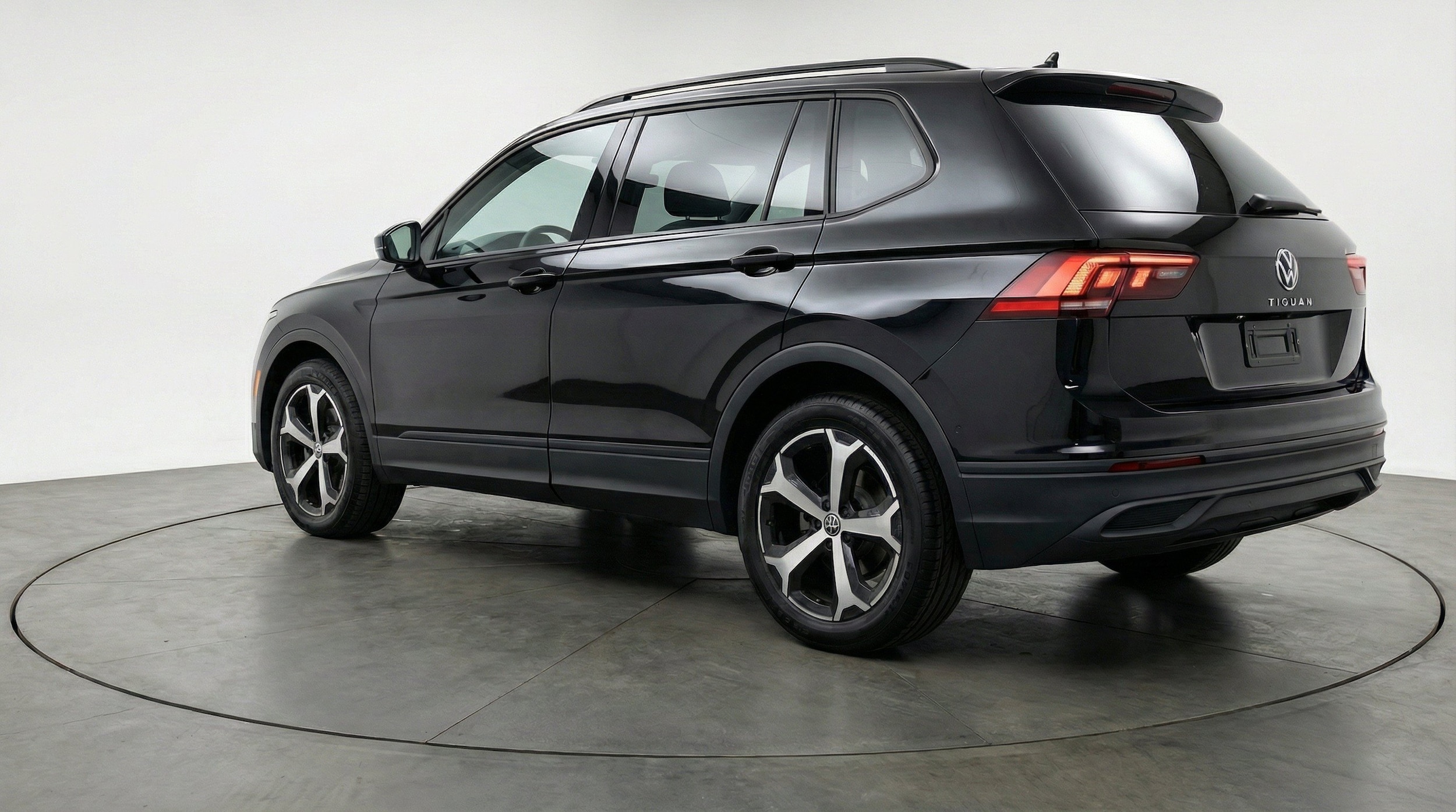 Thumbnail: 2026 Volkswagen Tiguan - 6