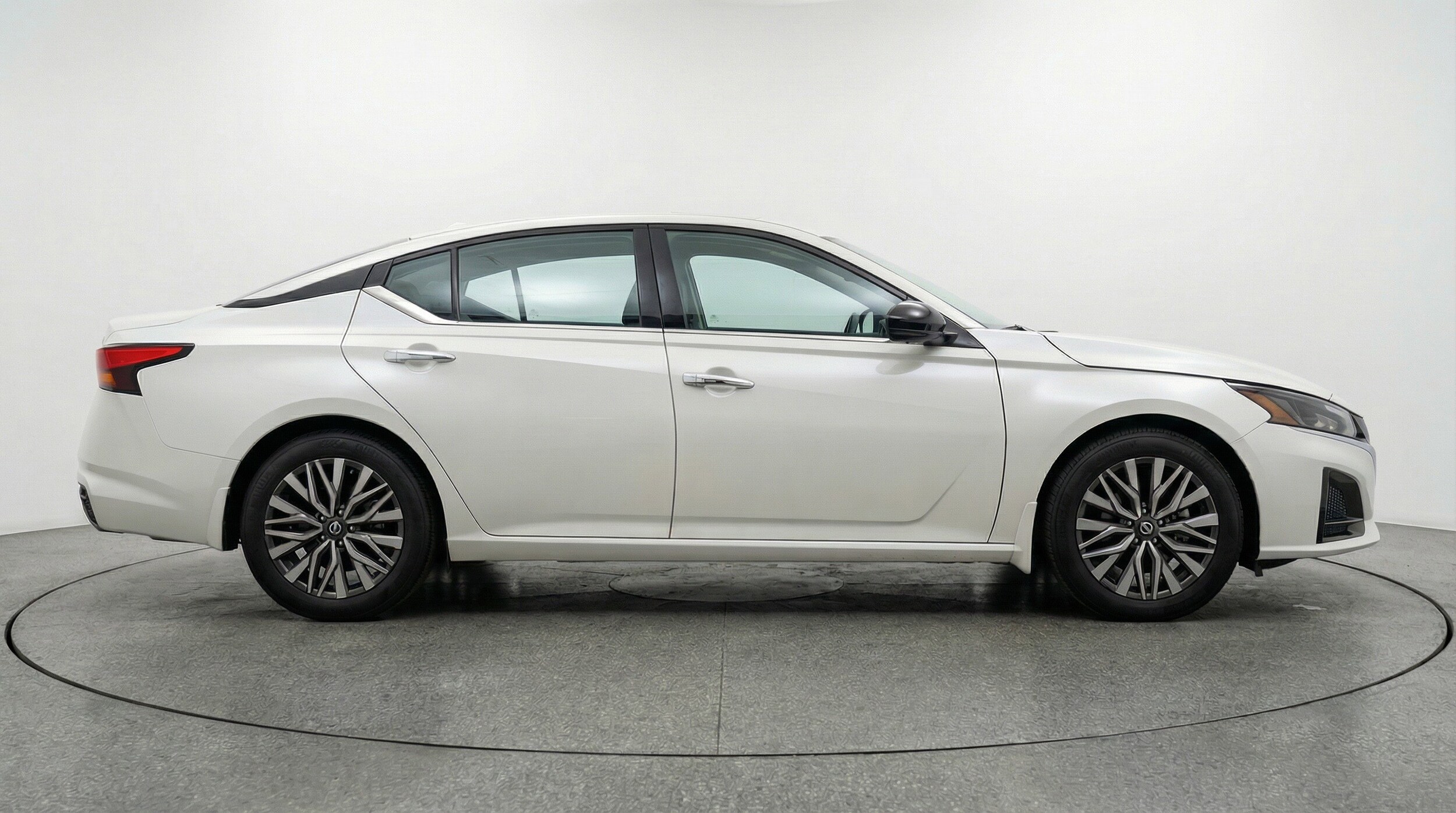 Thumbnail: 2025 Nissan Altima - 11