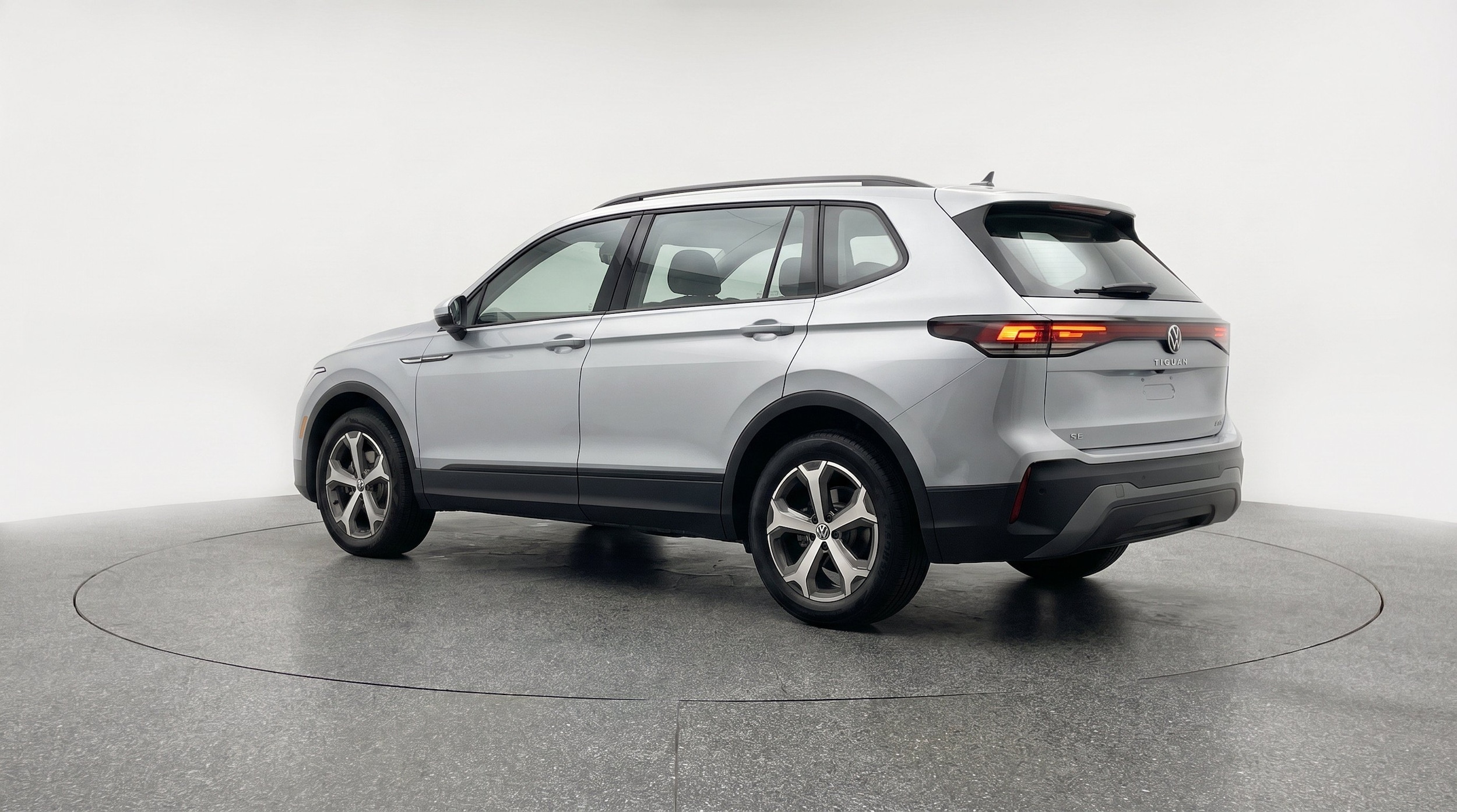 Thumbnail: 2026 Volkswagen Tiguan - 6