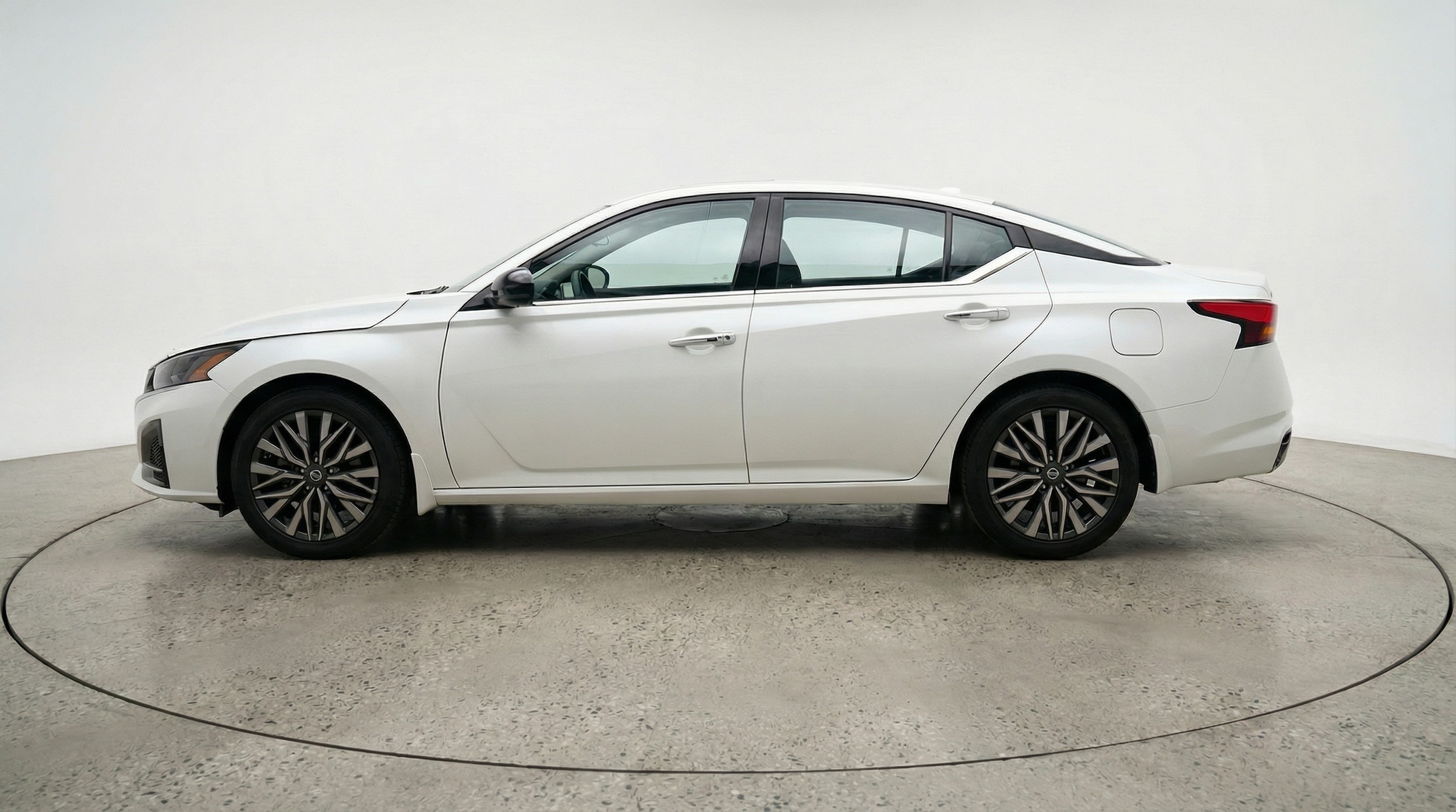 Thumbnail: 2025 Nissan Altima - 4