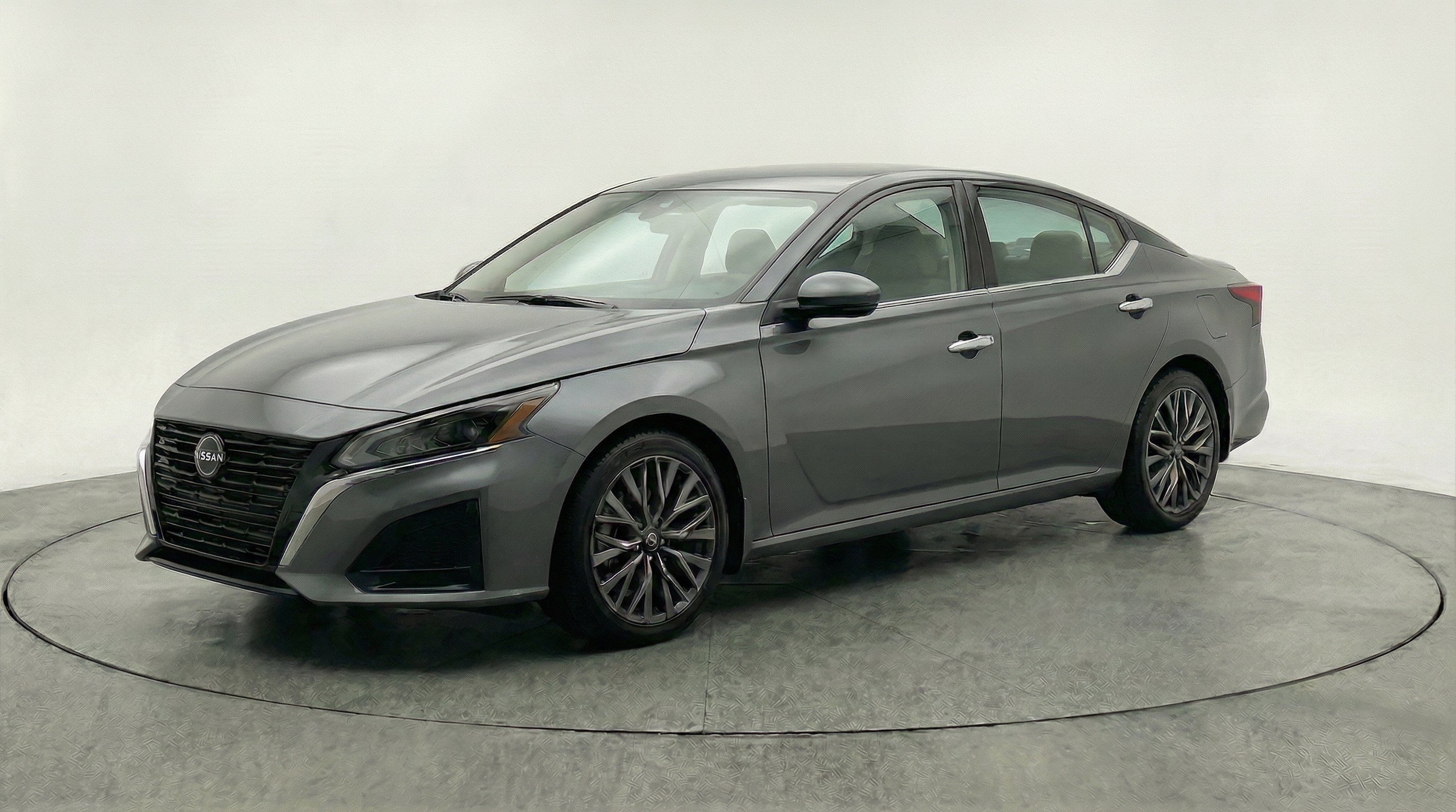 Thumbnail: 2025 Nissan Altima - 3