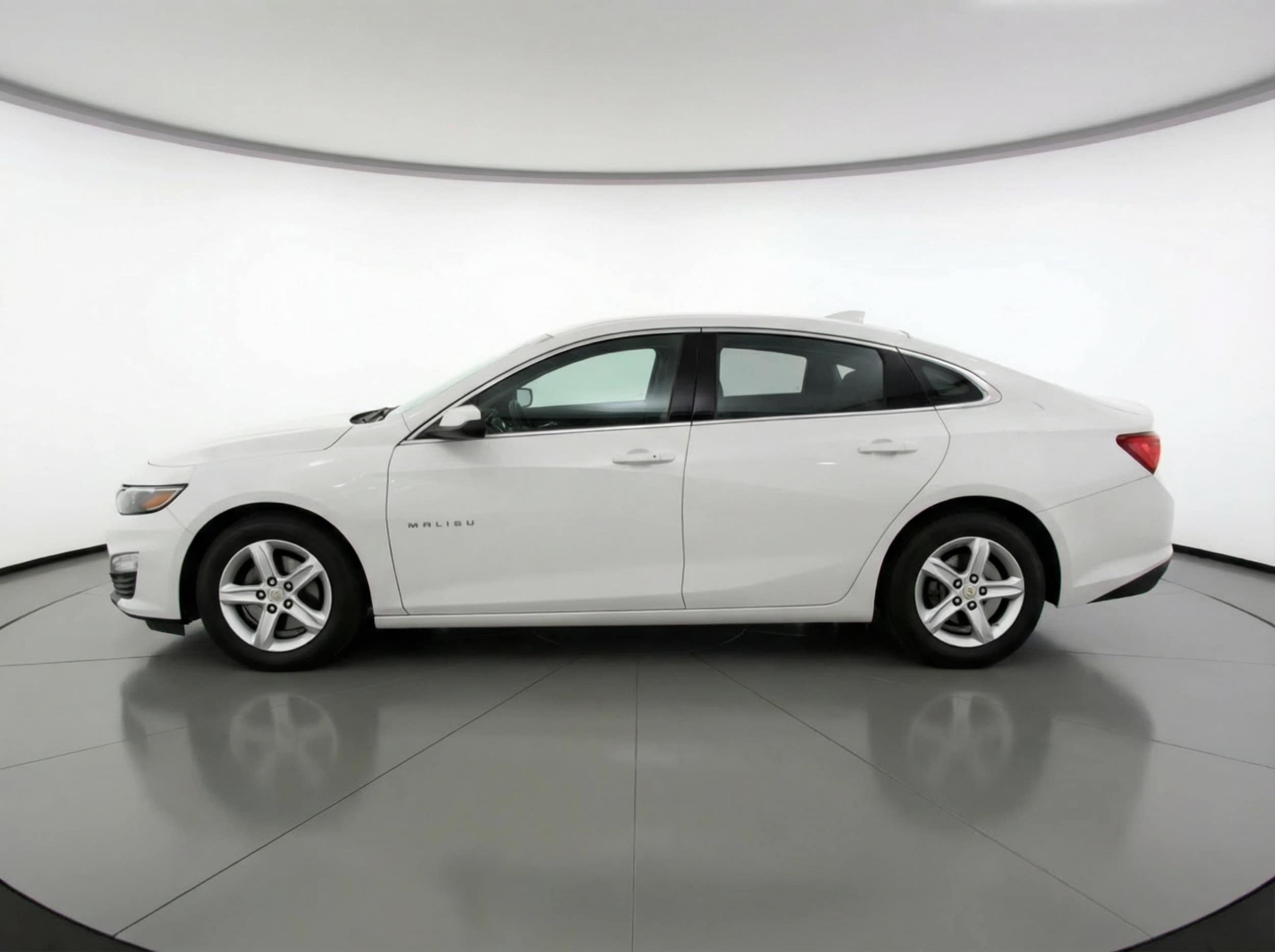 Thumbnail: 2024 Chevrolet Malibu - 4