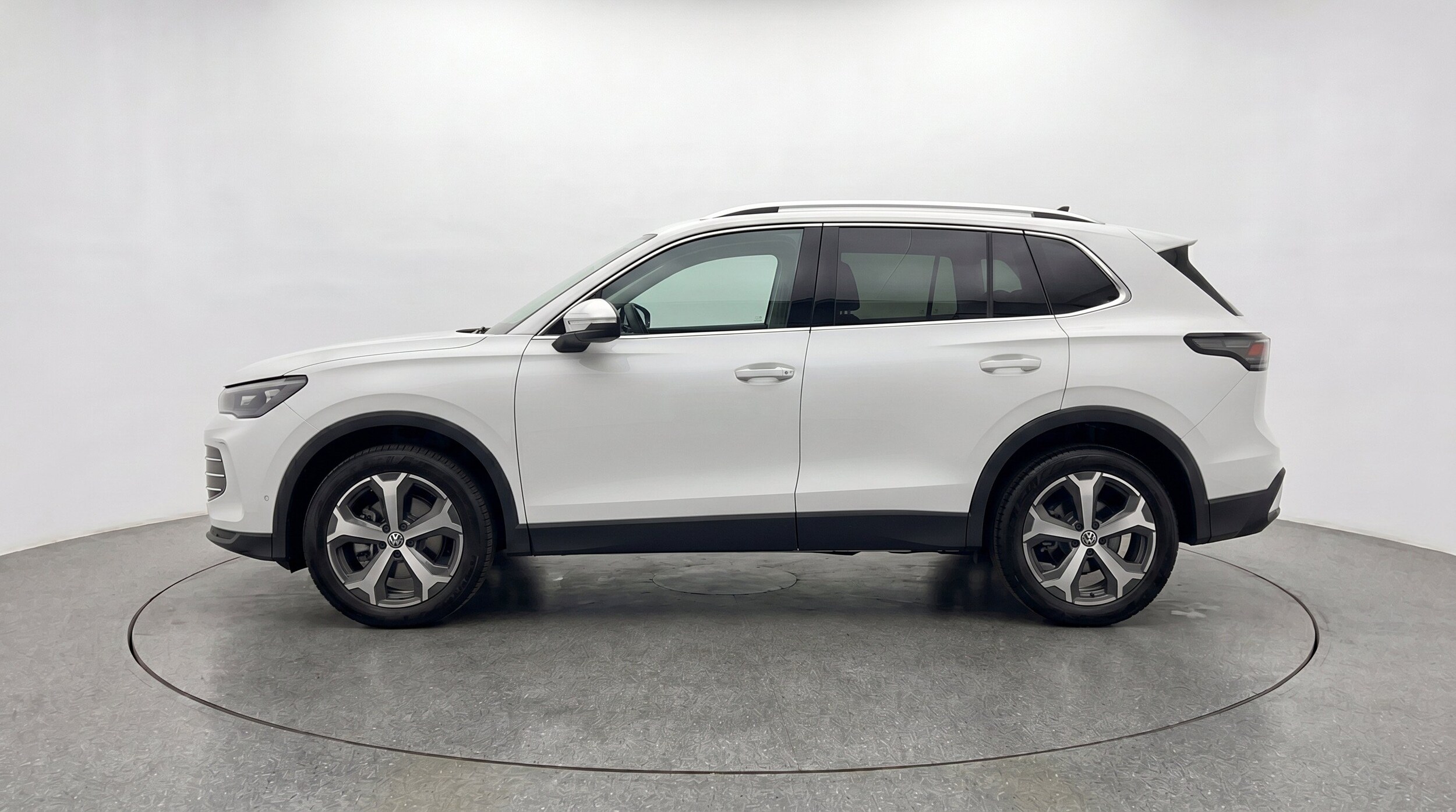 Thumbnail: 2026 Volkswagen Tiguan - 5