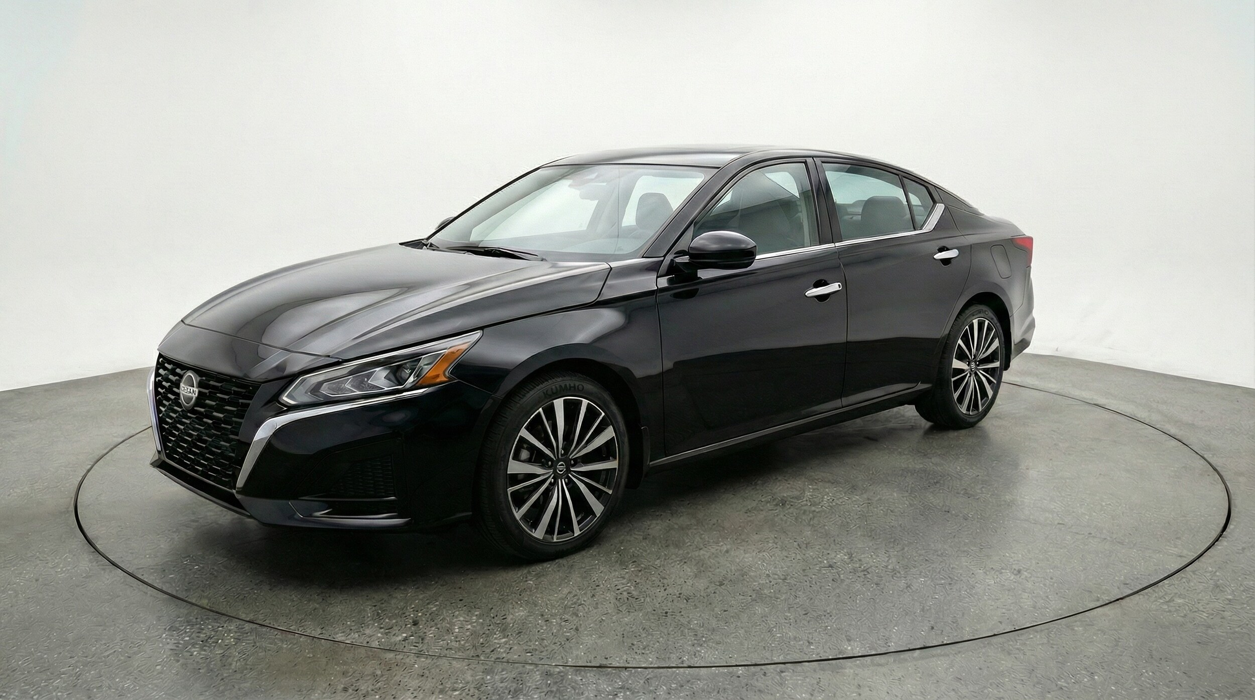 Thumbnail: 2025 Nissan Altima - 3