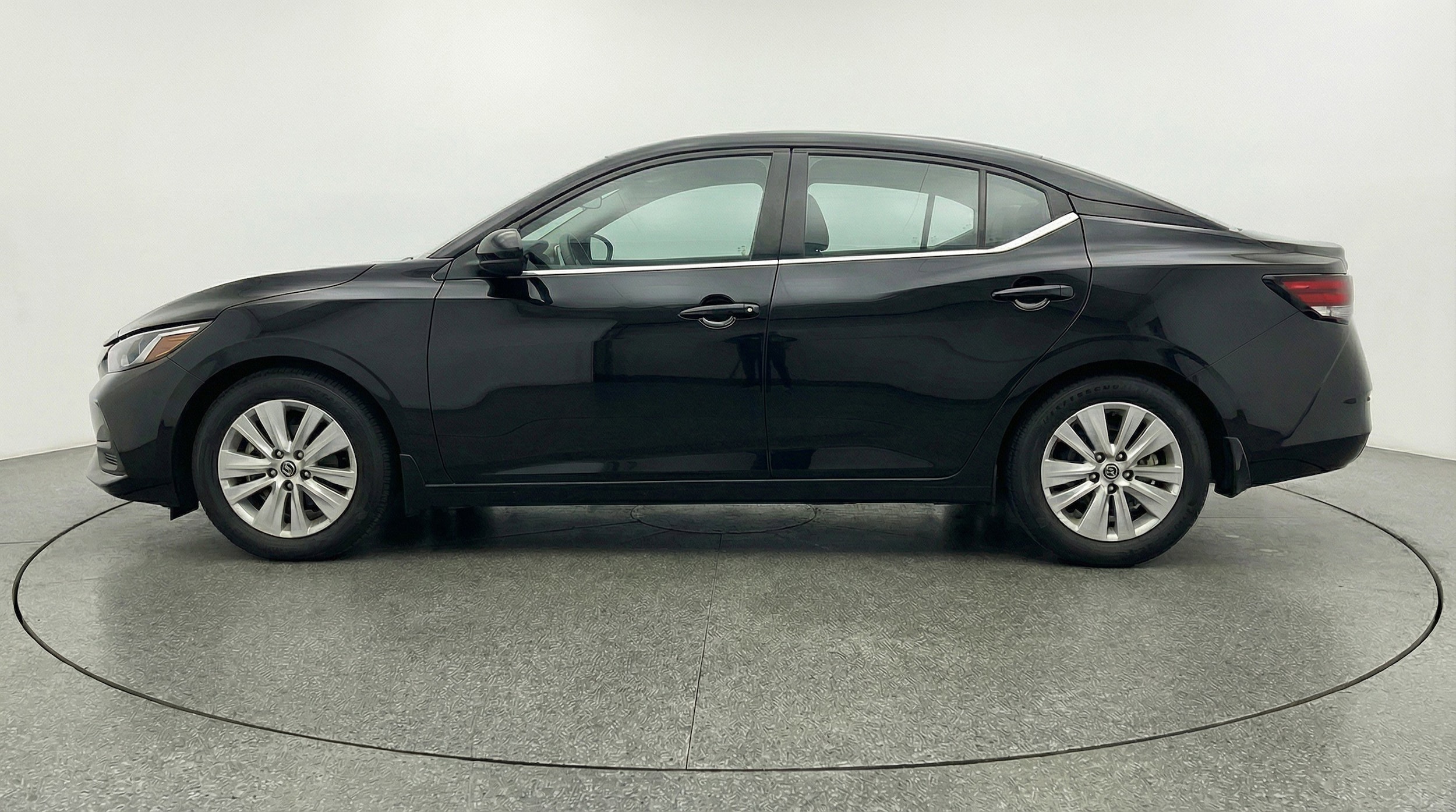 Thumbnail: 2025 Nissan Sentra - 5