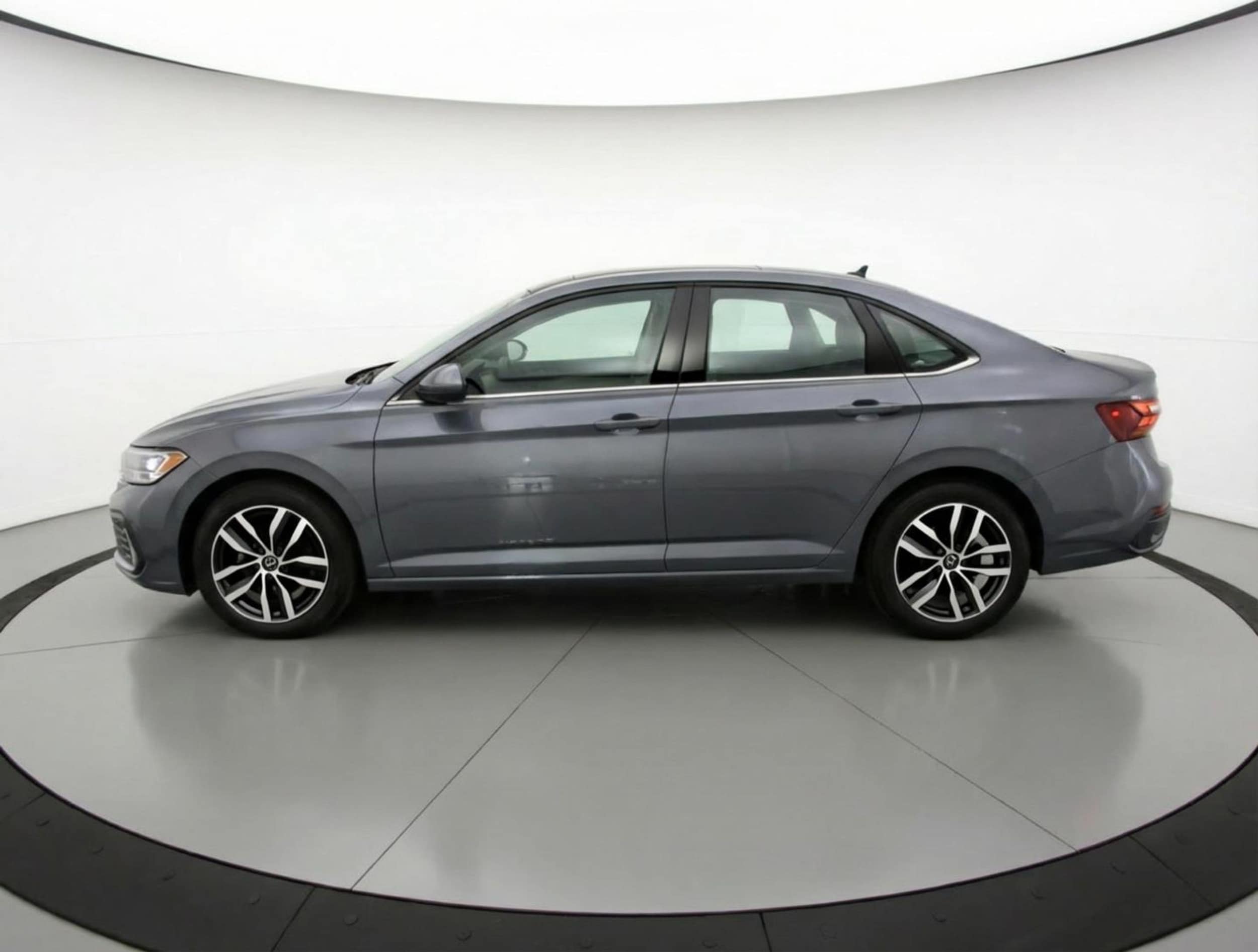 Thumbnail: 2025 Volkswagen Jetta - 4