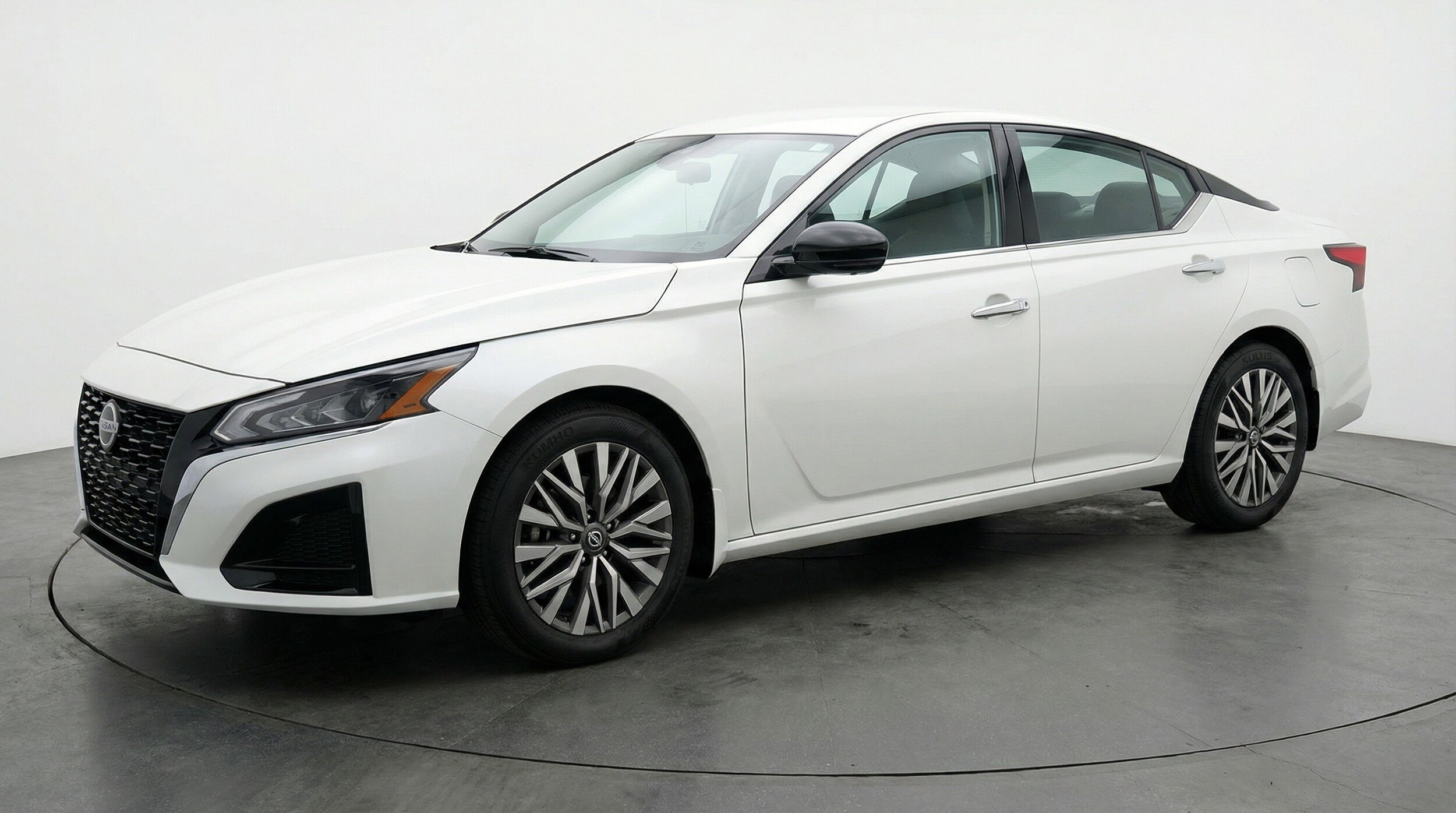 Thumbnail: 2025 Nissan Altima - 3