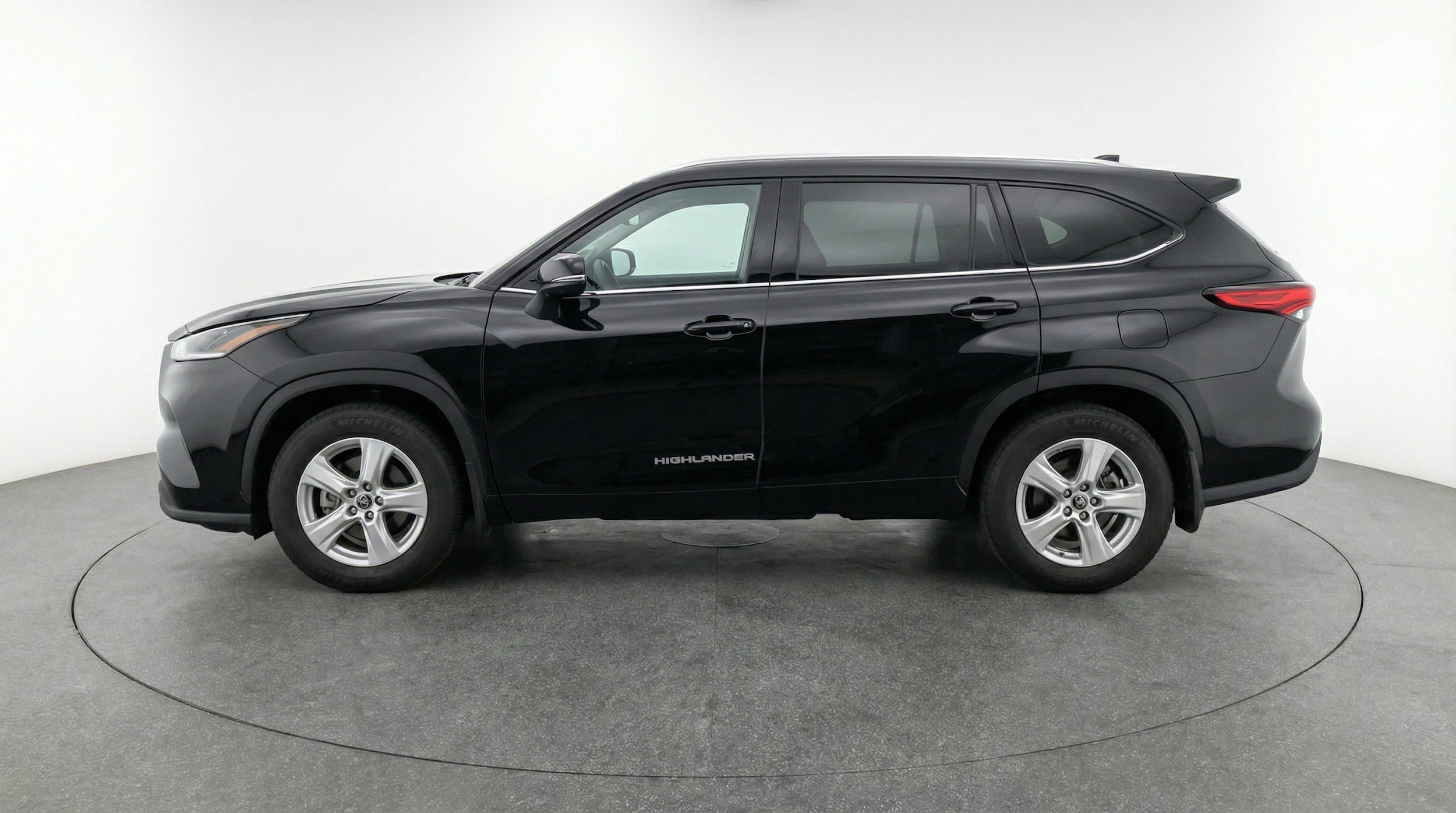 Thumbnail: 2025 Toyota Highlander - 5