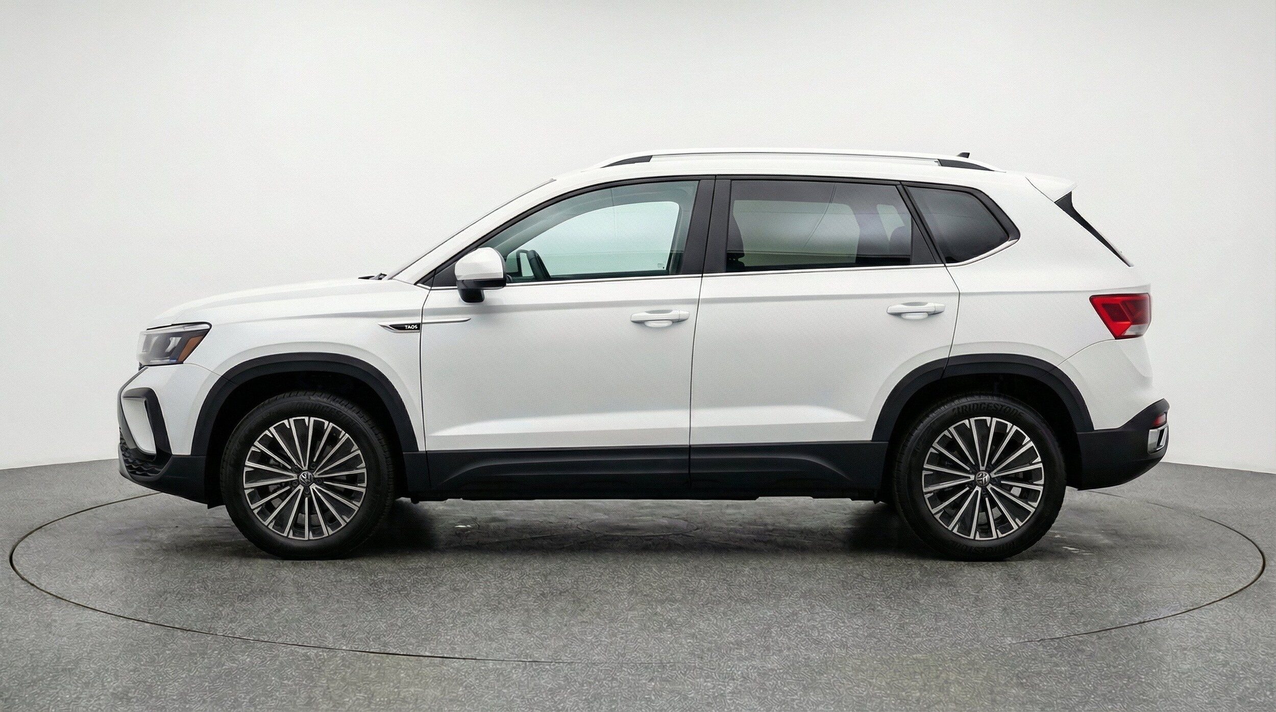 Thumbnail: 2026 Volkswagen Taos - 5