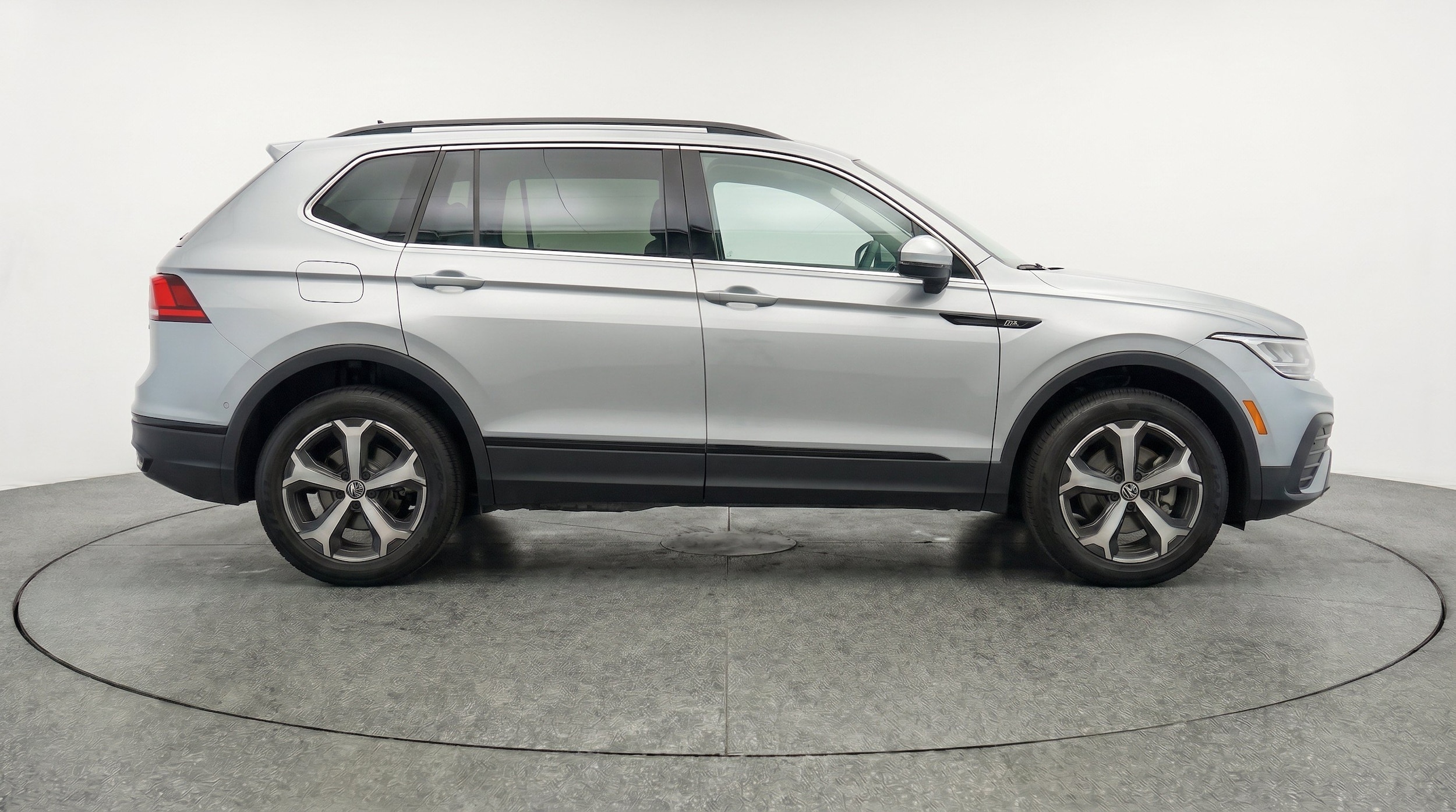 Thumbnail: 2026 Volkswagen Tiguan - 11