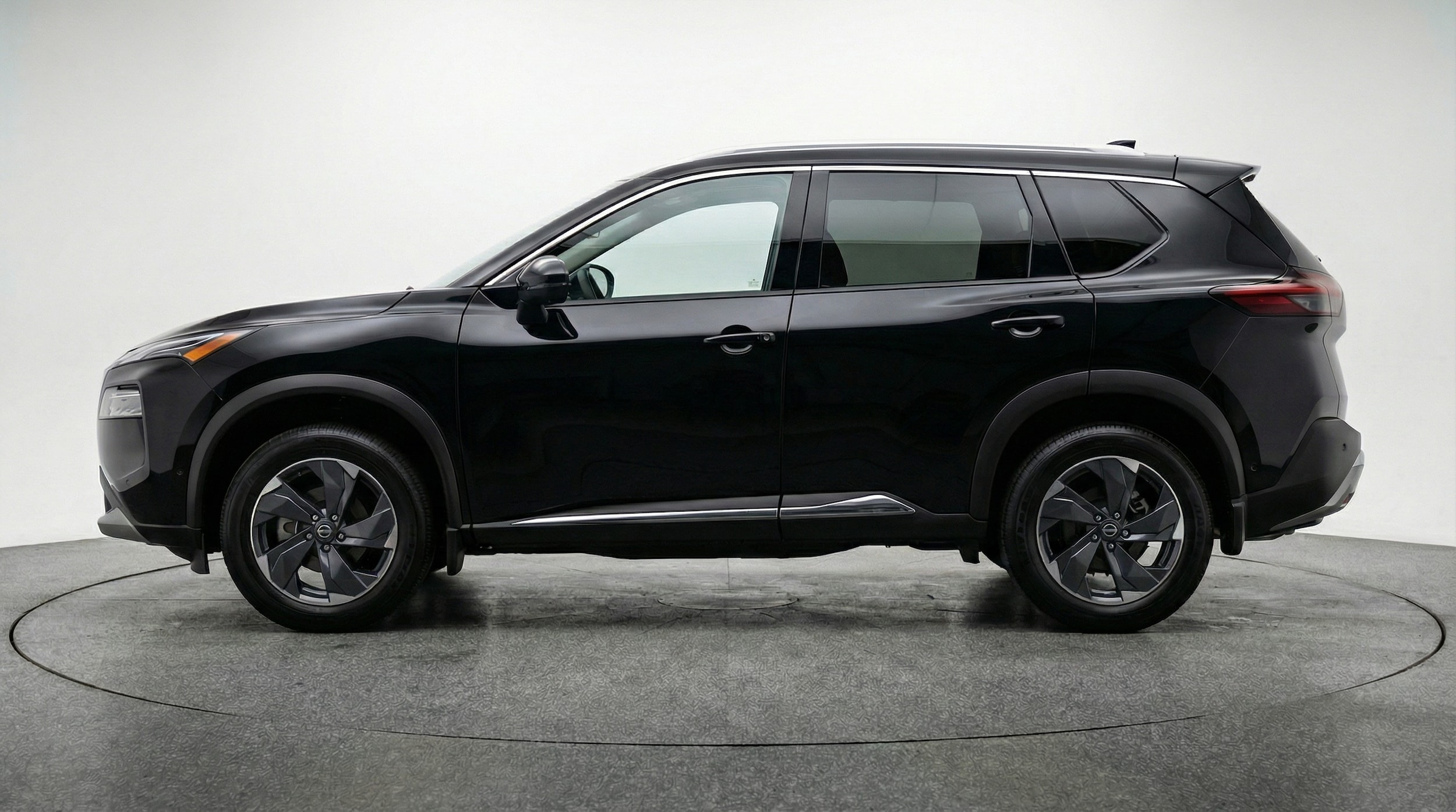 Thumbnail: 2025 Nissan Rogue - 4