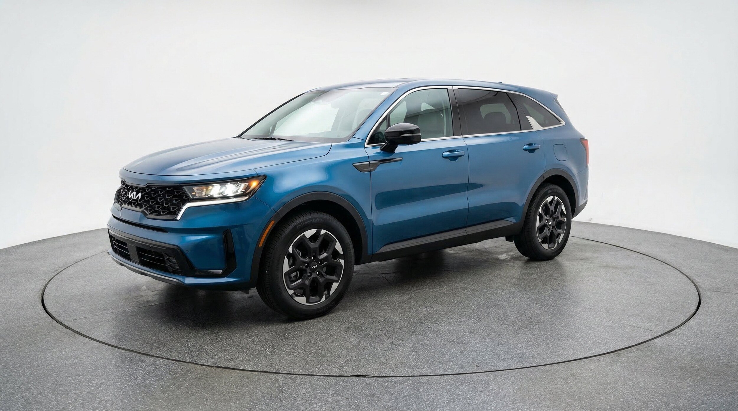 Thumbnail: 2024 Kia Sorento - 3