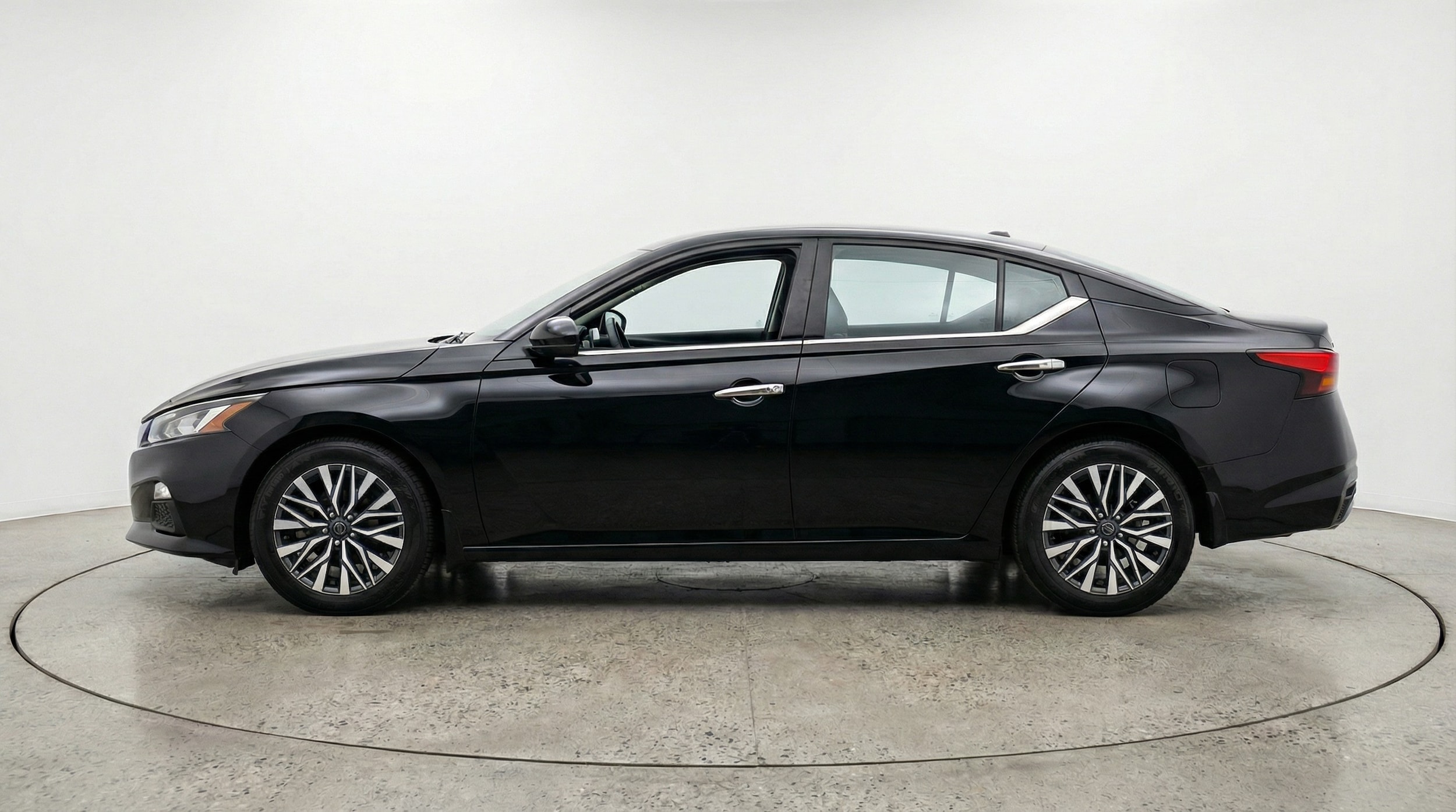 Thumbnail: 2025 Nissan Altima - 4