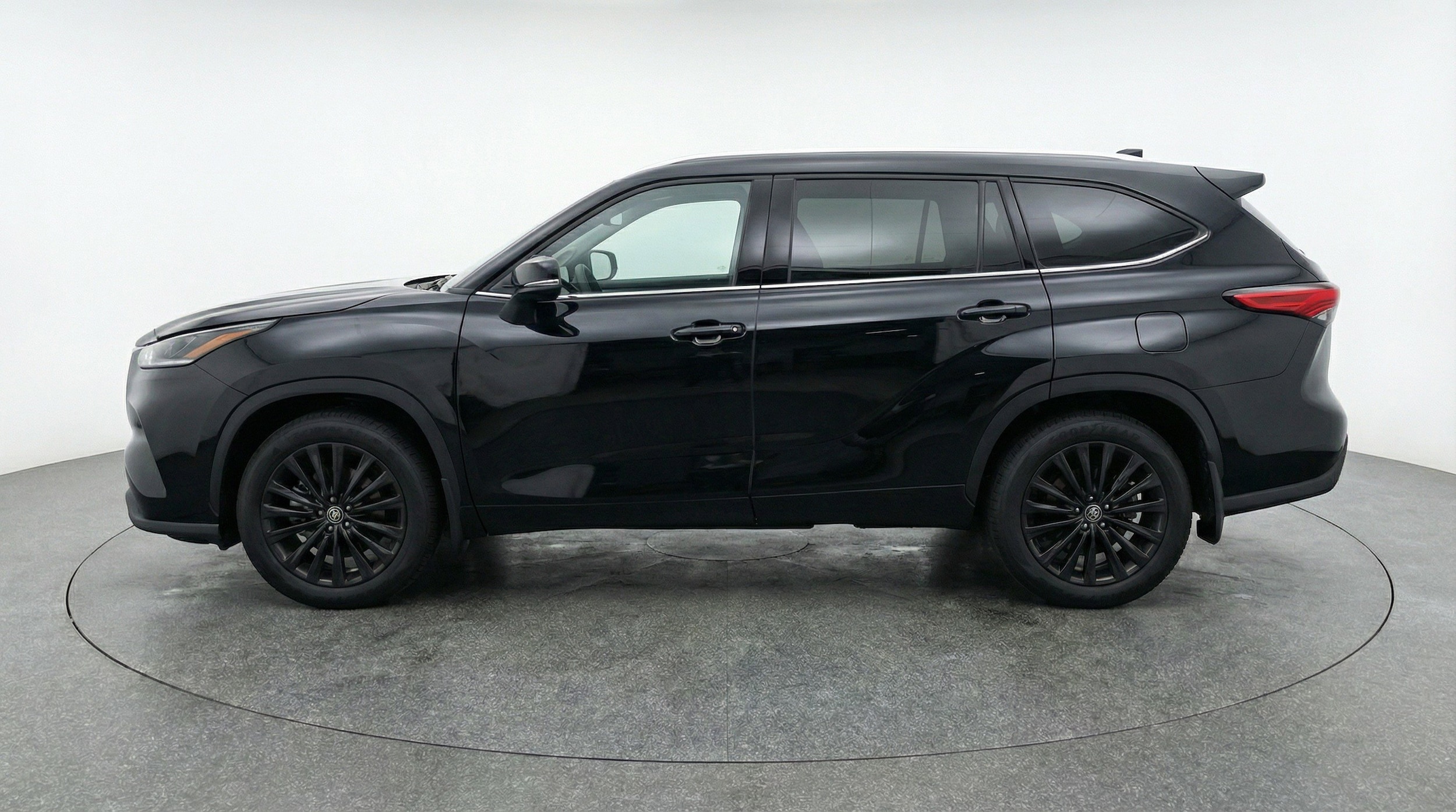 Thumbnail: 2025 Toyota Highlander - 5