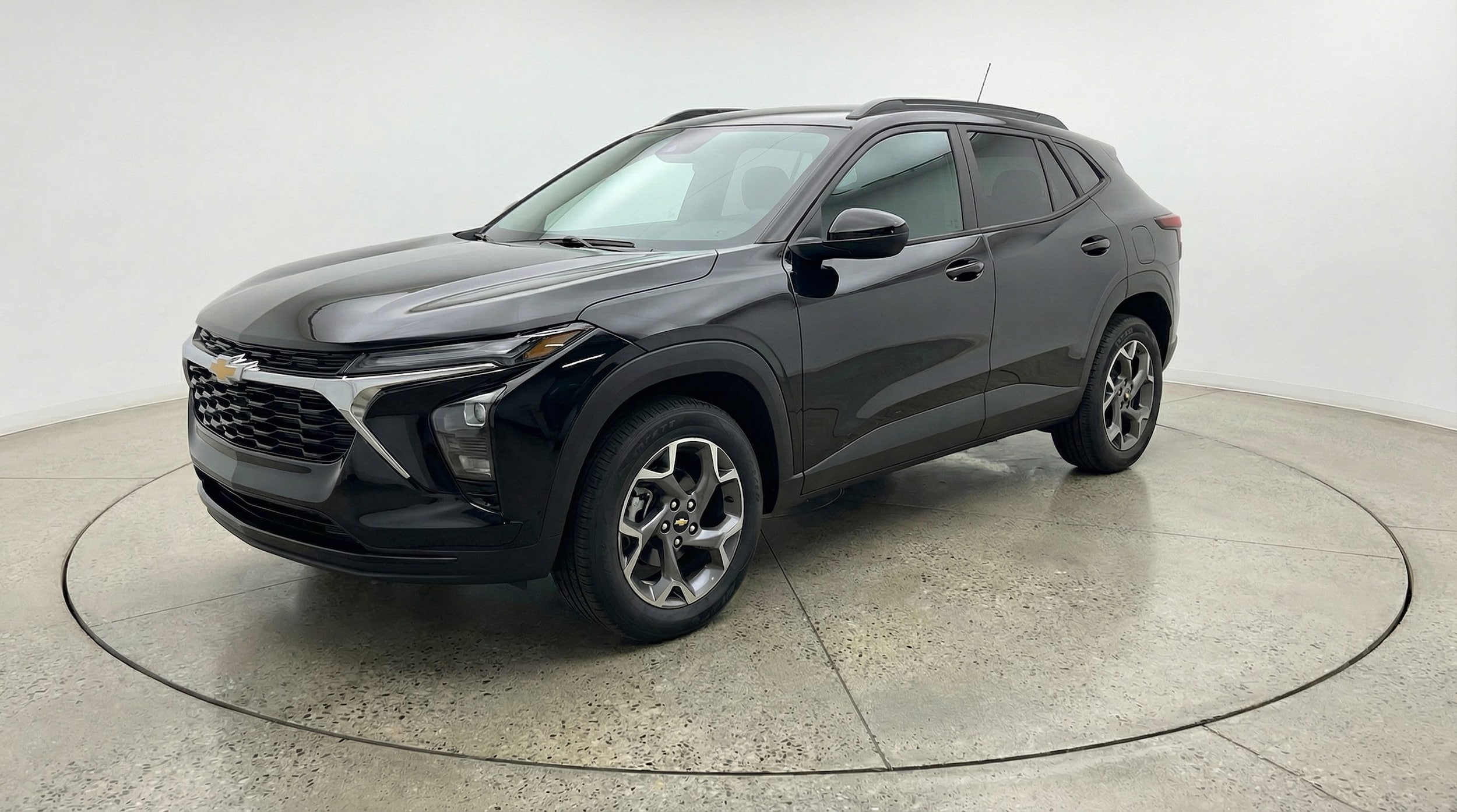 Thumbnail: 2025 Chevrolet Trax - 3